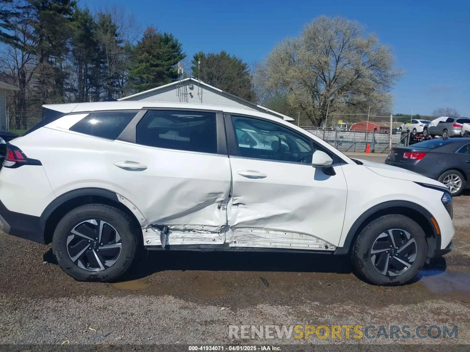 14 Photograph of a damaged car KNDPUCAG9P7033662 KIA SPORTAGE HYBRID 2023