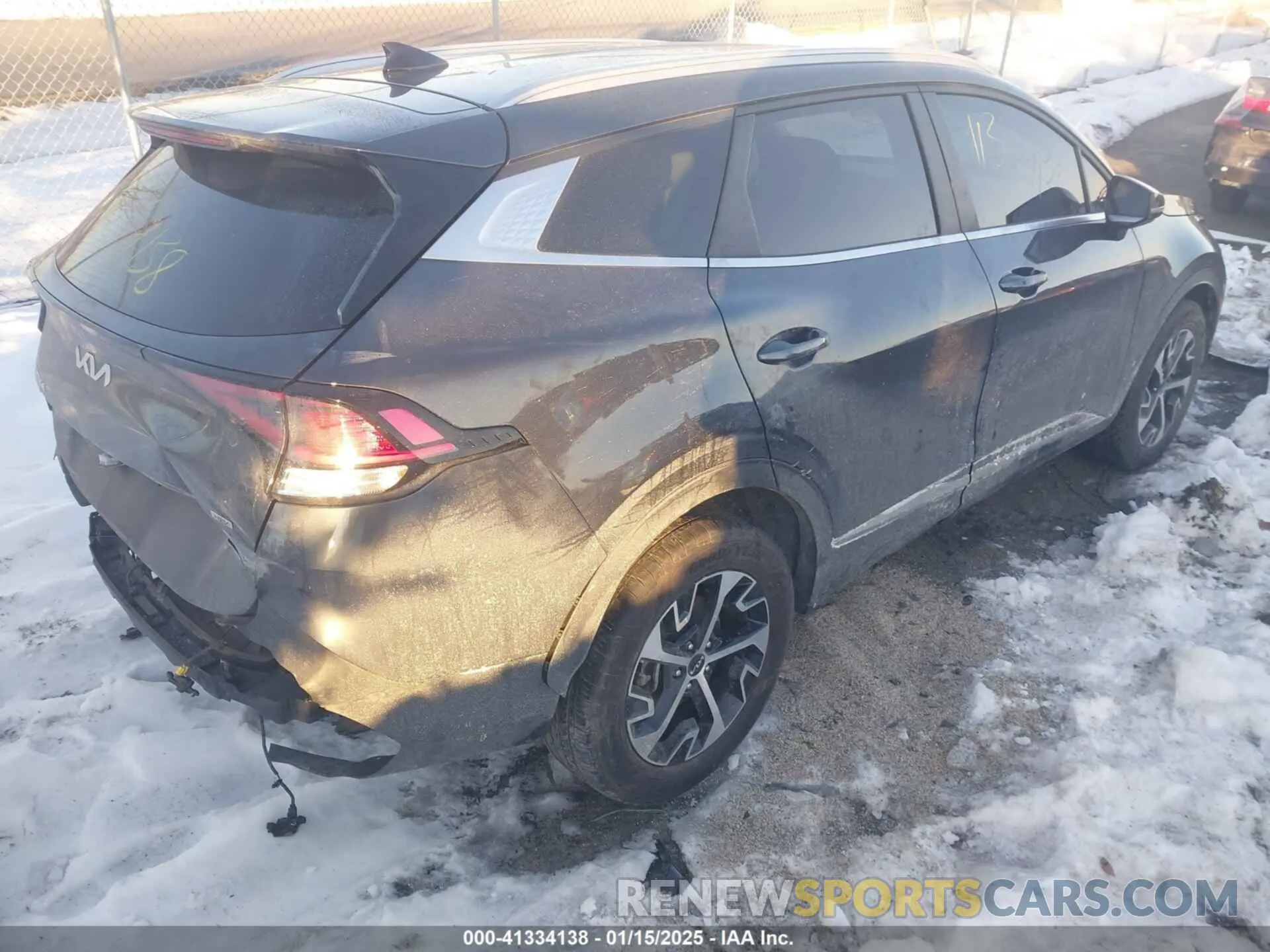 4 Photograph of a damaged car KNDPVCAG1P7067768 KIA SPORTAGE HYBRID 2023