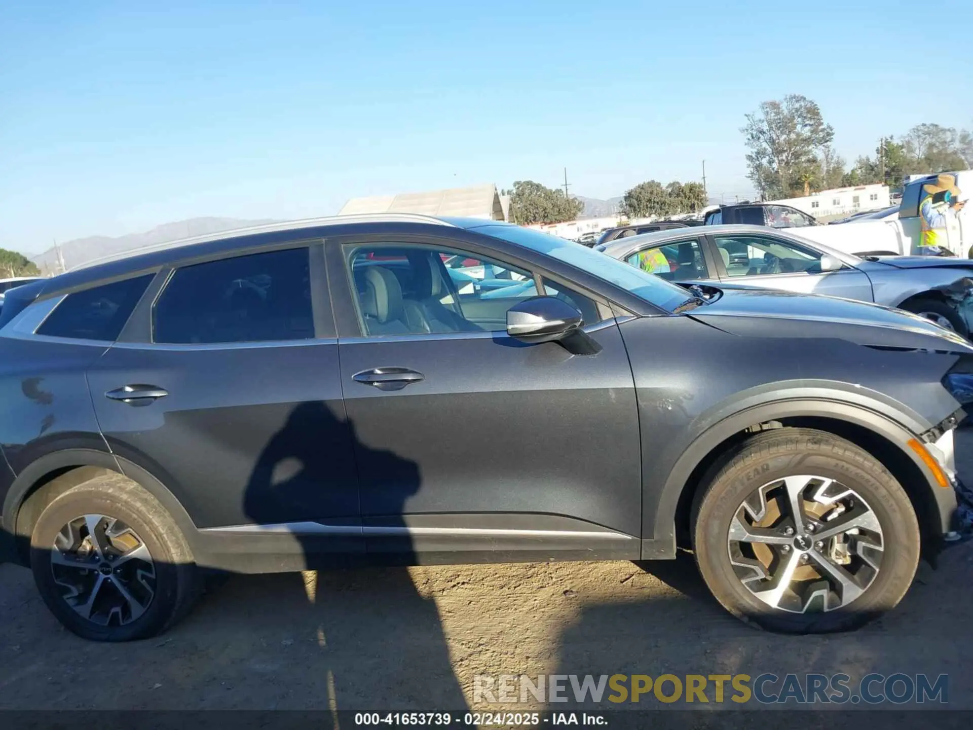 14 Photograph of a damaged car KNDPVCAG1P7085185 KIA SPORTAGE HYBRID 2023
