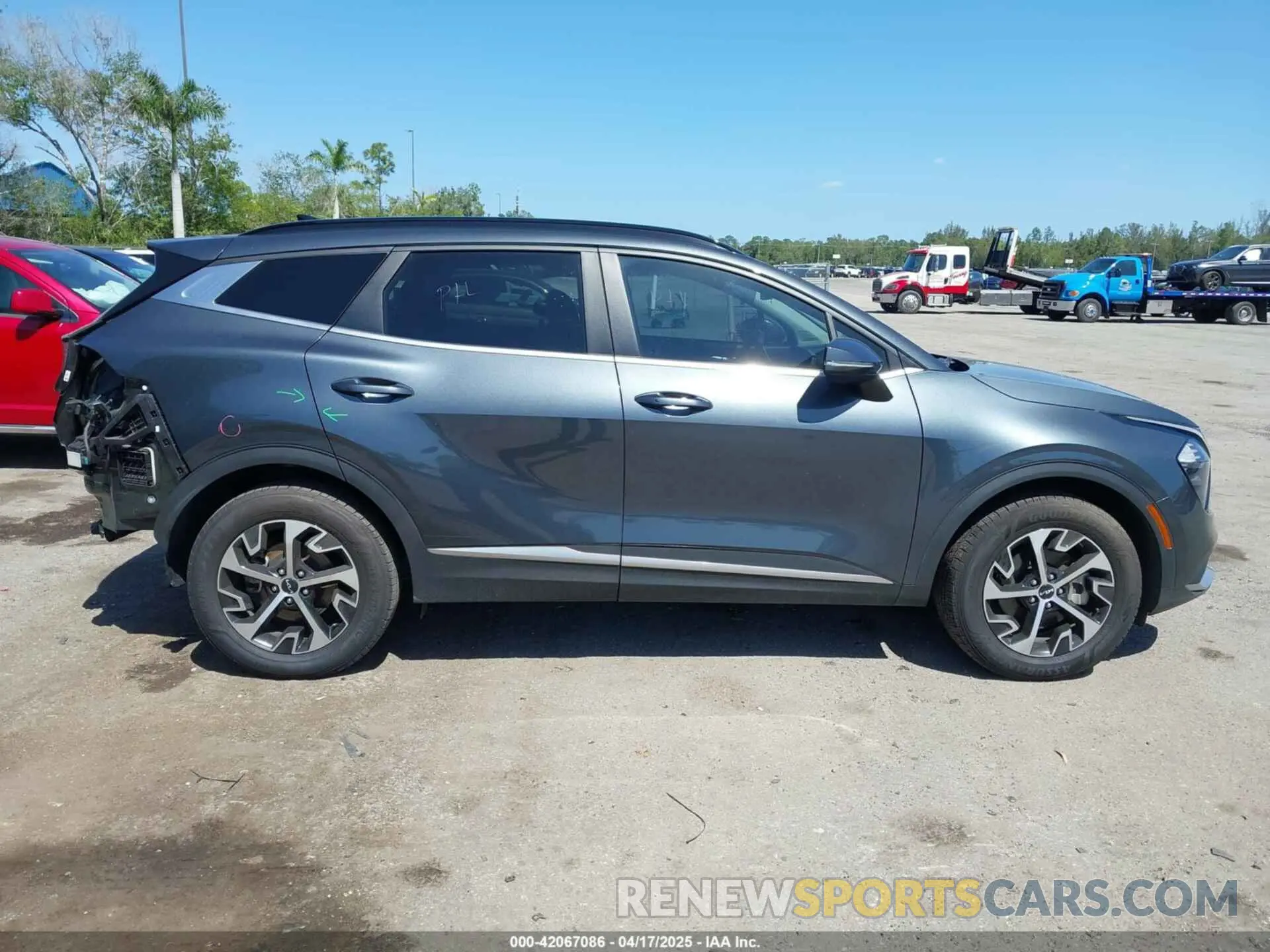 14 Photograph of a damaged car KNDPVCAG2P7012651 KIA SPORTAGE HYBRID 2023