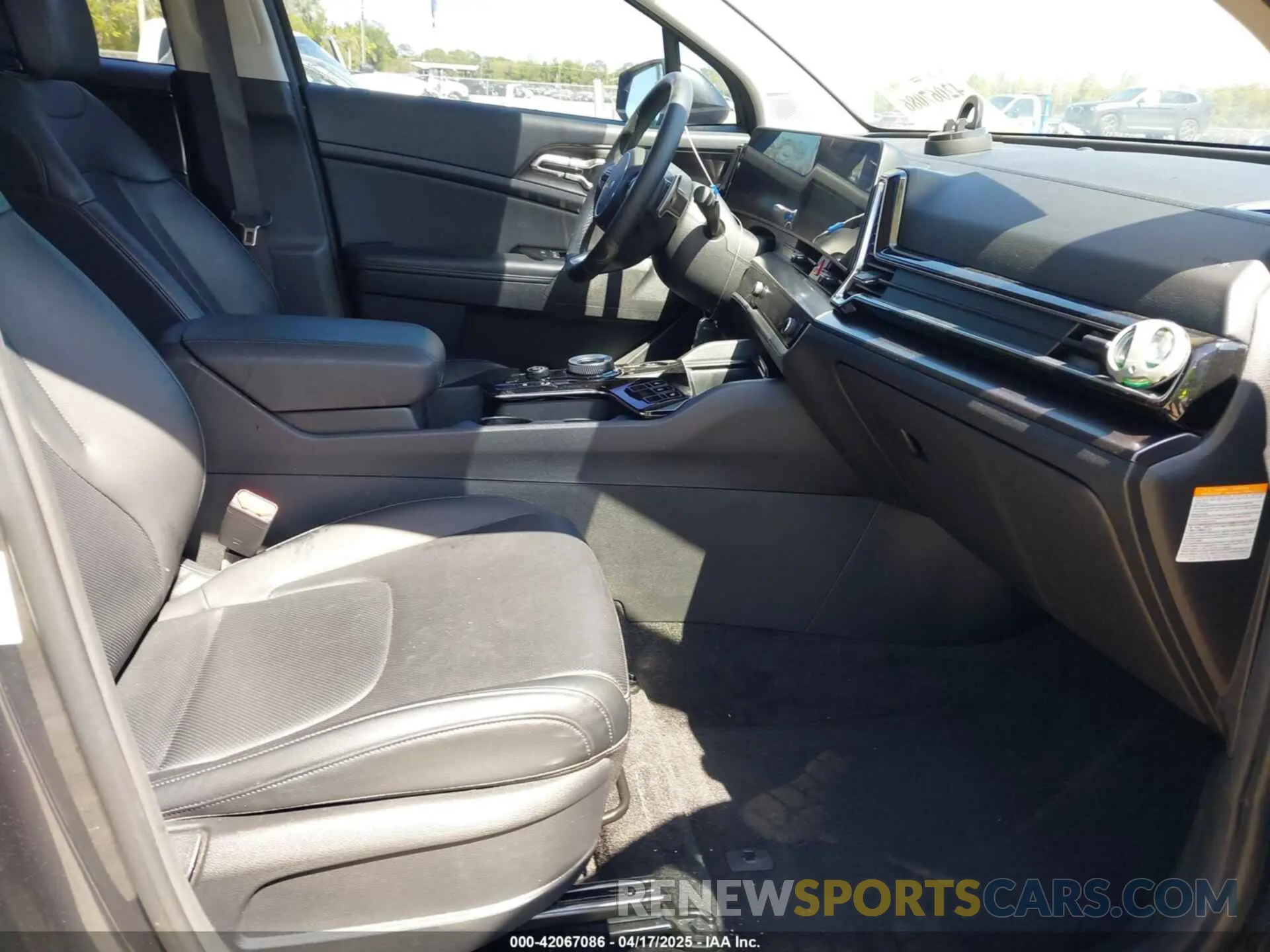 5 Photograph of a damaged car KNDPVCAG2P7012651 KIA SPORTAGE HYBRID 2023