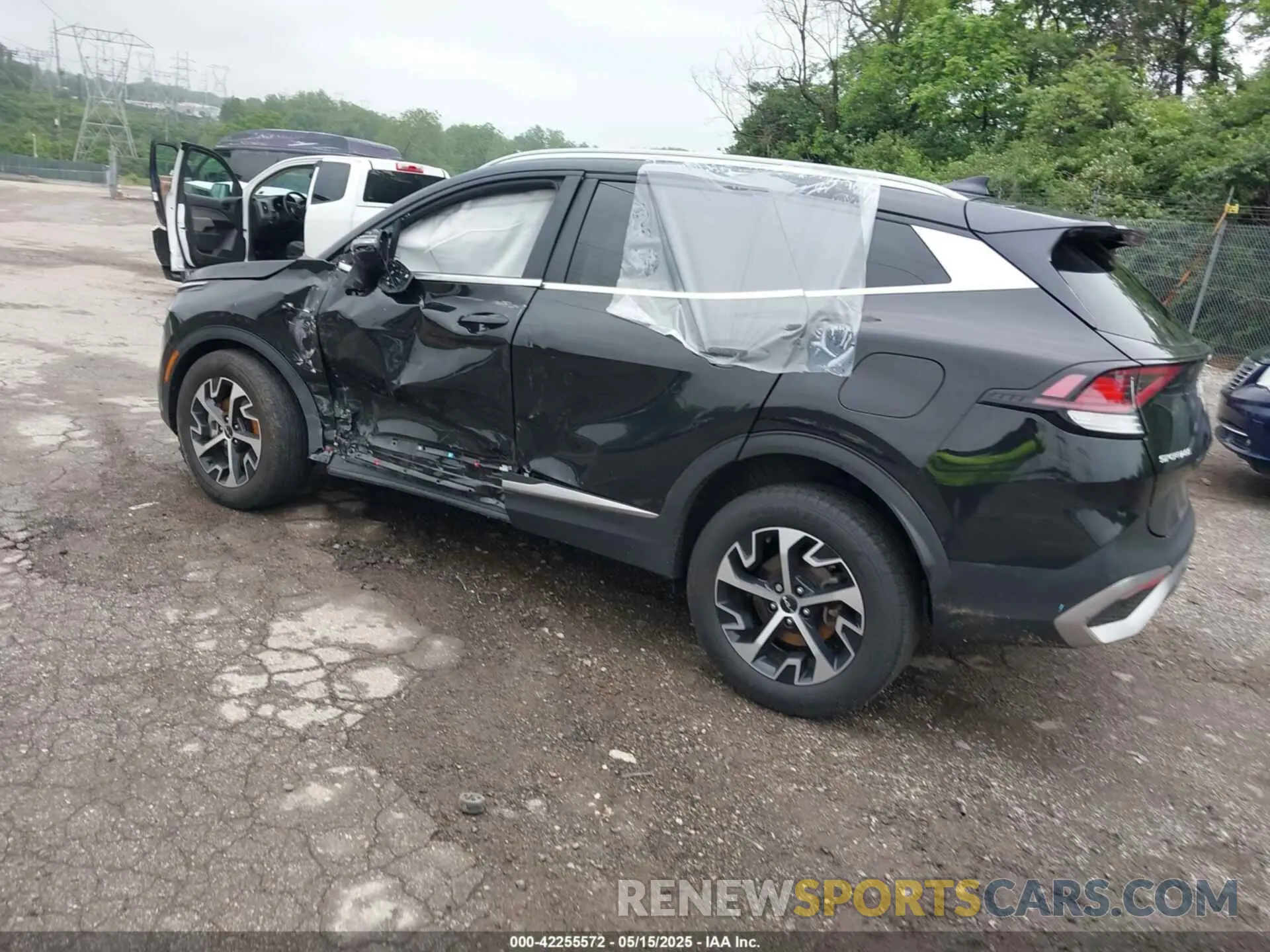 3 Photograph of a damaged car KNDPVCAG2P7110563 KIA SPORTAGE HYBRID 2023