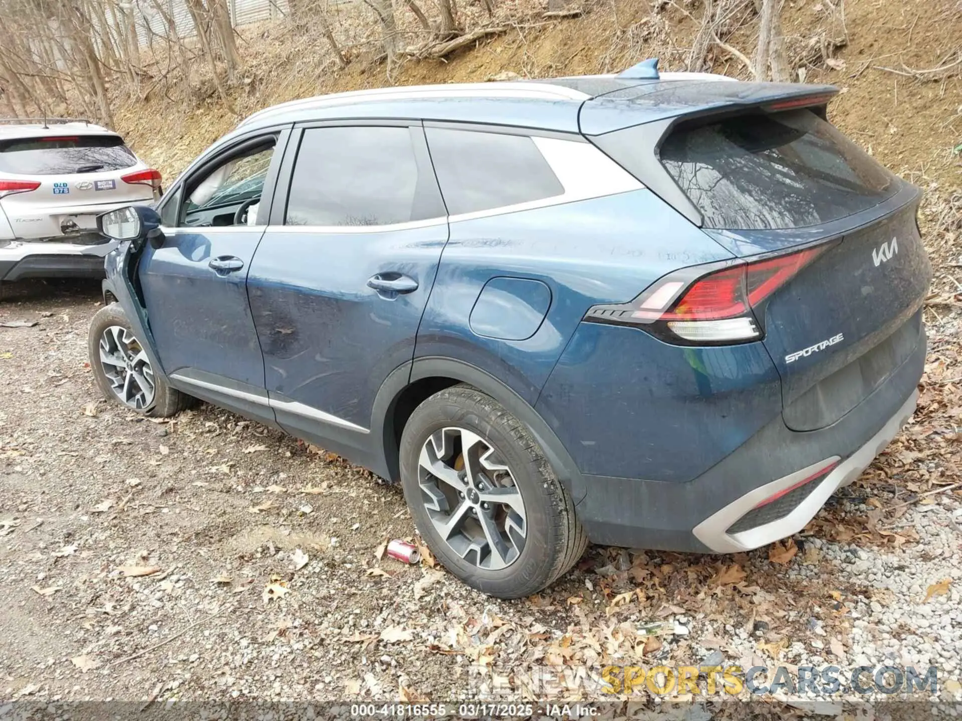 3 Photograph of a damaged car KNDPVCAG3P7057632 KIA SPORTAGE HYBRID 2023
