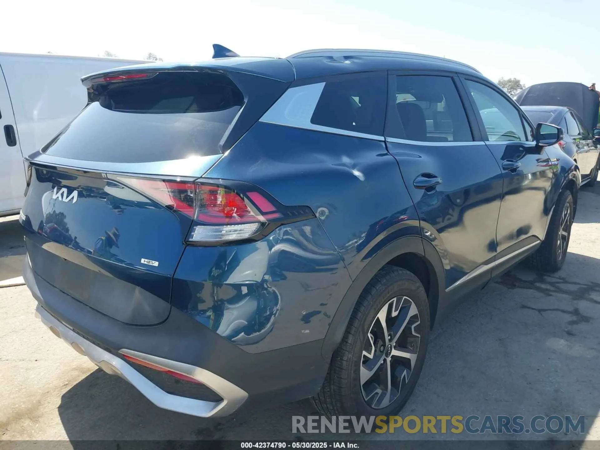 4 Photograph of a damaged car KNDPVCAG4P7018273 KIA SPORTAGE HYBRID 2023