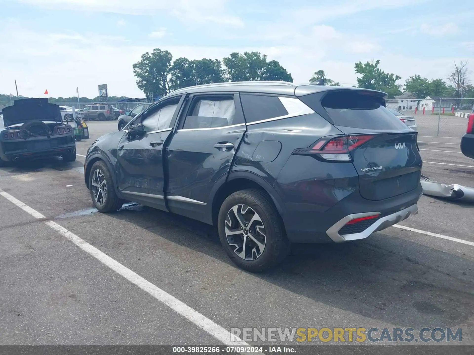 3 Photograph of a damaged car KNDPVCAG5P7018914 KIA SPORTAGE HYBRID 2023