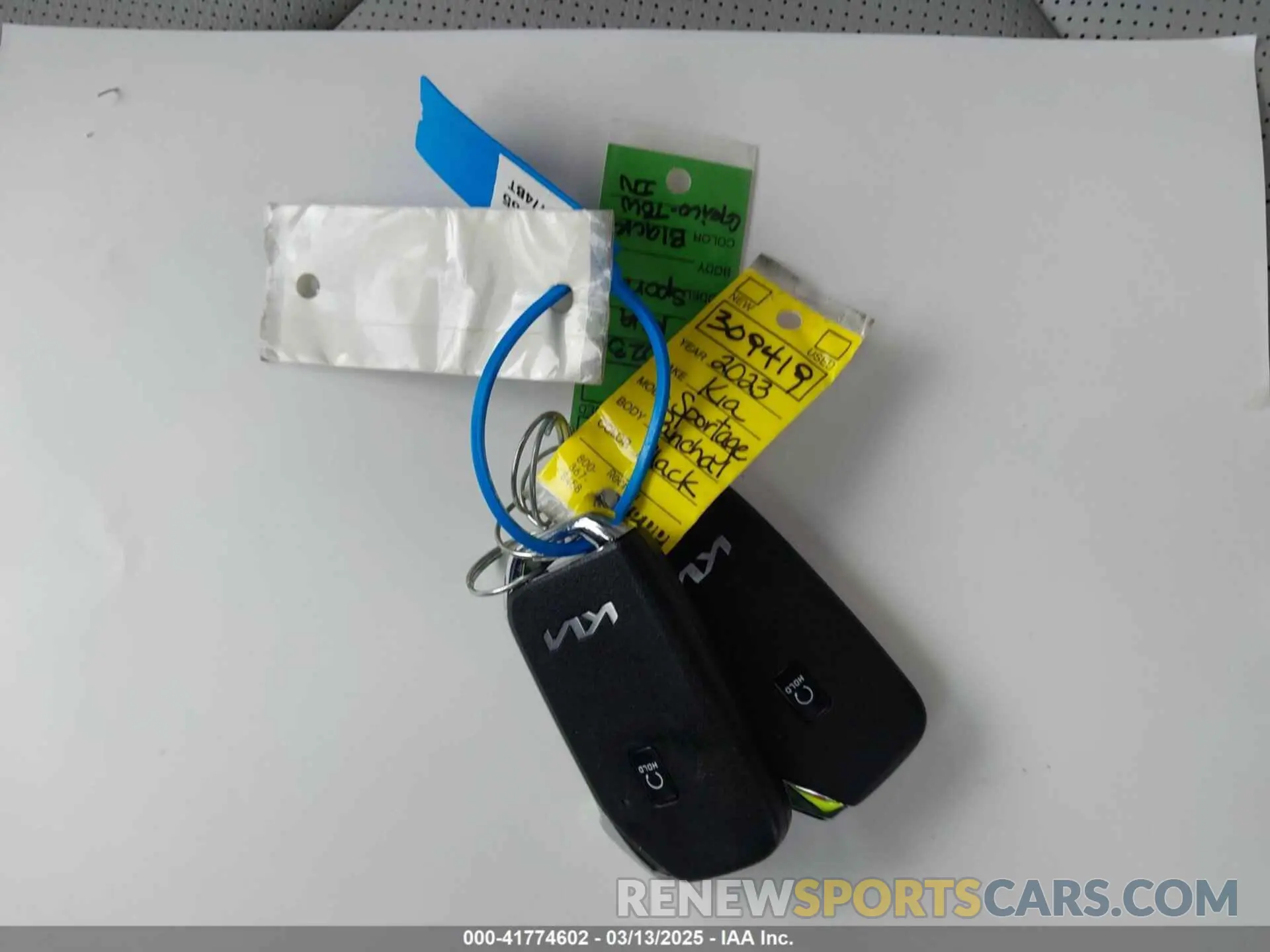 11 Photograph of a damaged car KNDPVCAG5P7099610 KIA SPORTAGE HYBRID 2023