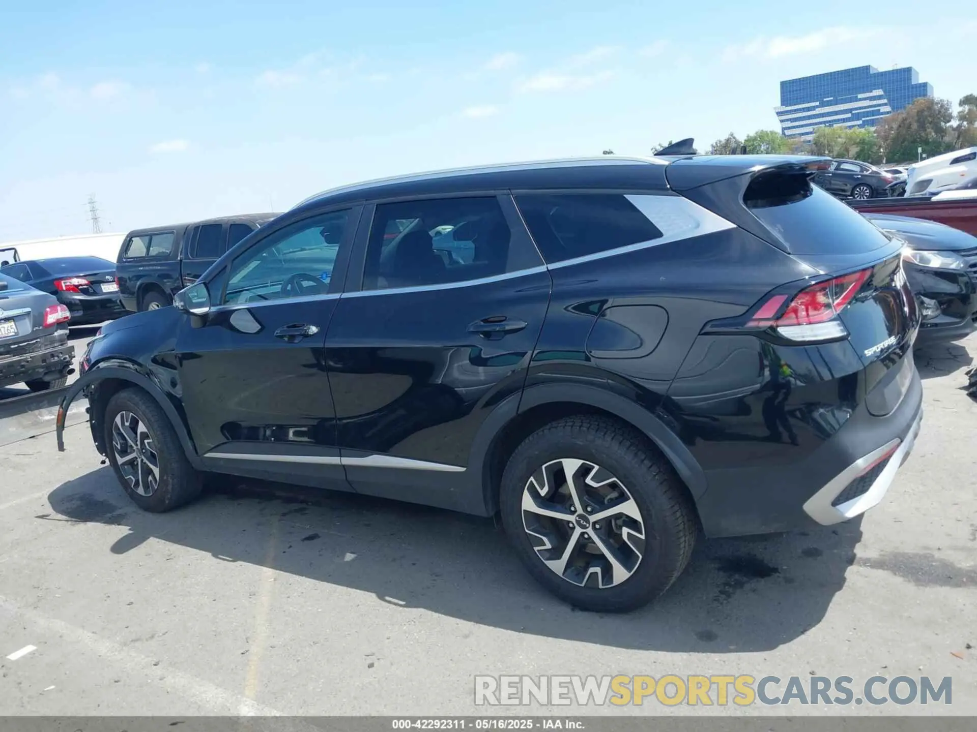 15 Photograph of a damaged car KNDPVCAG6P7026732 KIA SPORTAGE HYBRID 2023