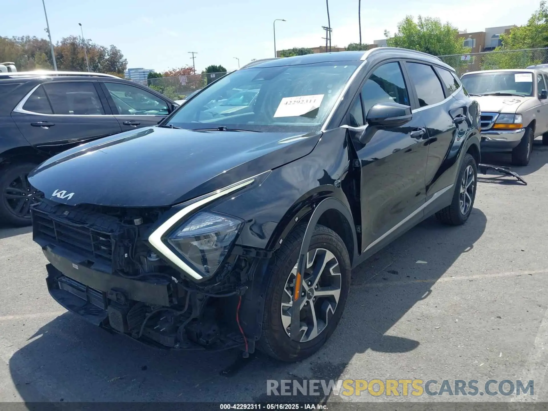 2 Photograph of a damaged car KNDPVCAG6P7026732 KIA SPORTAGE HYBRID 2023