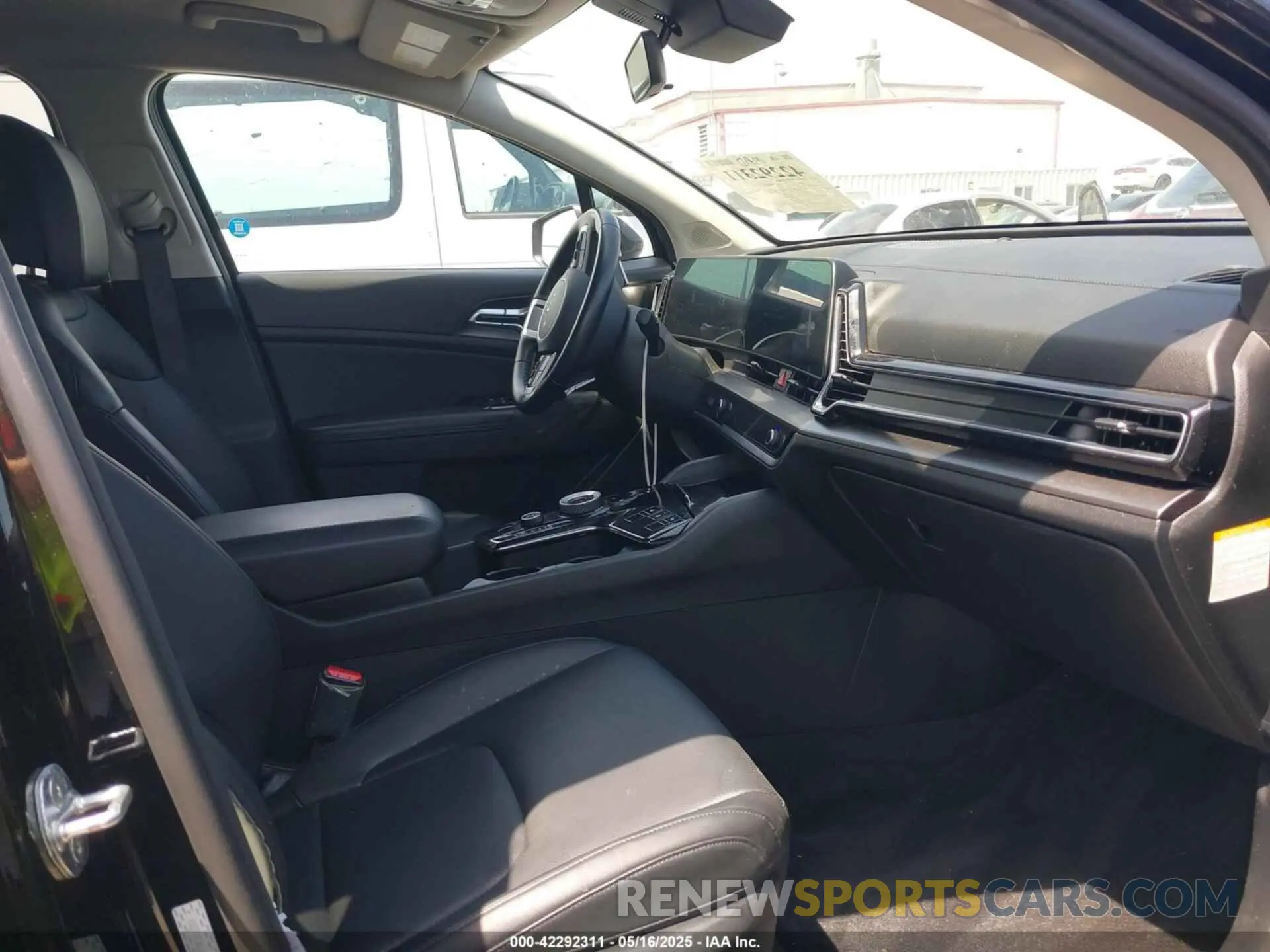 5 Photograph of a damaged car KNDPVCAG6P7026732 KIA SPORTAGE HYBRID 2023