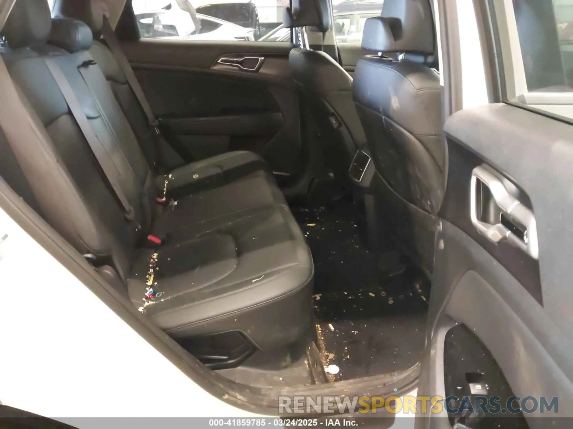 8 Photograph of a damaged car KNDPVCAG7P7081139 KIA SPORTAGE HYBRID 2023