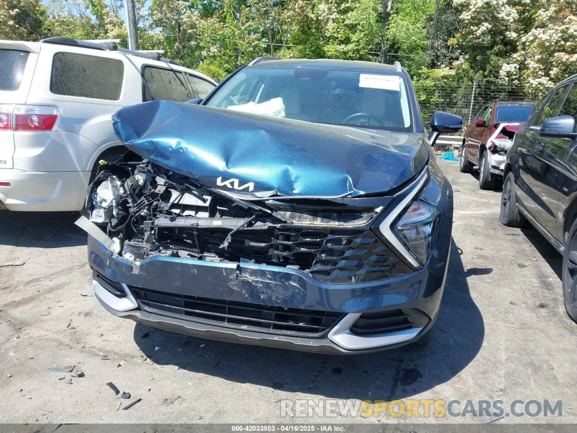 11 Photograph of a damaged car KNDPVCAG8P7013061 KIA SPORTAGE HYBRID 2023