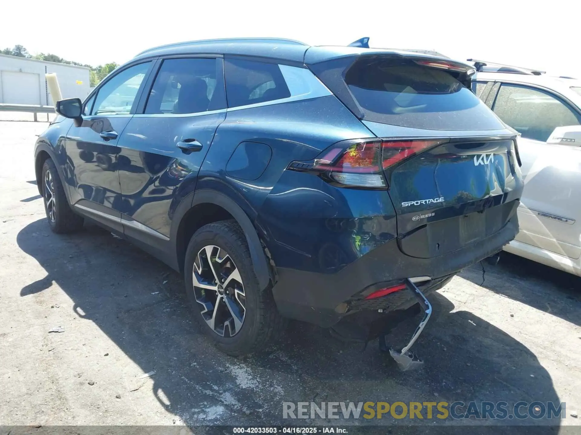 3 Photograph of a damaged car KNDPVCAG8P7013061 KIA SPORTAGE HYBRID 2023