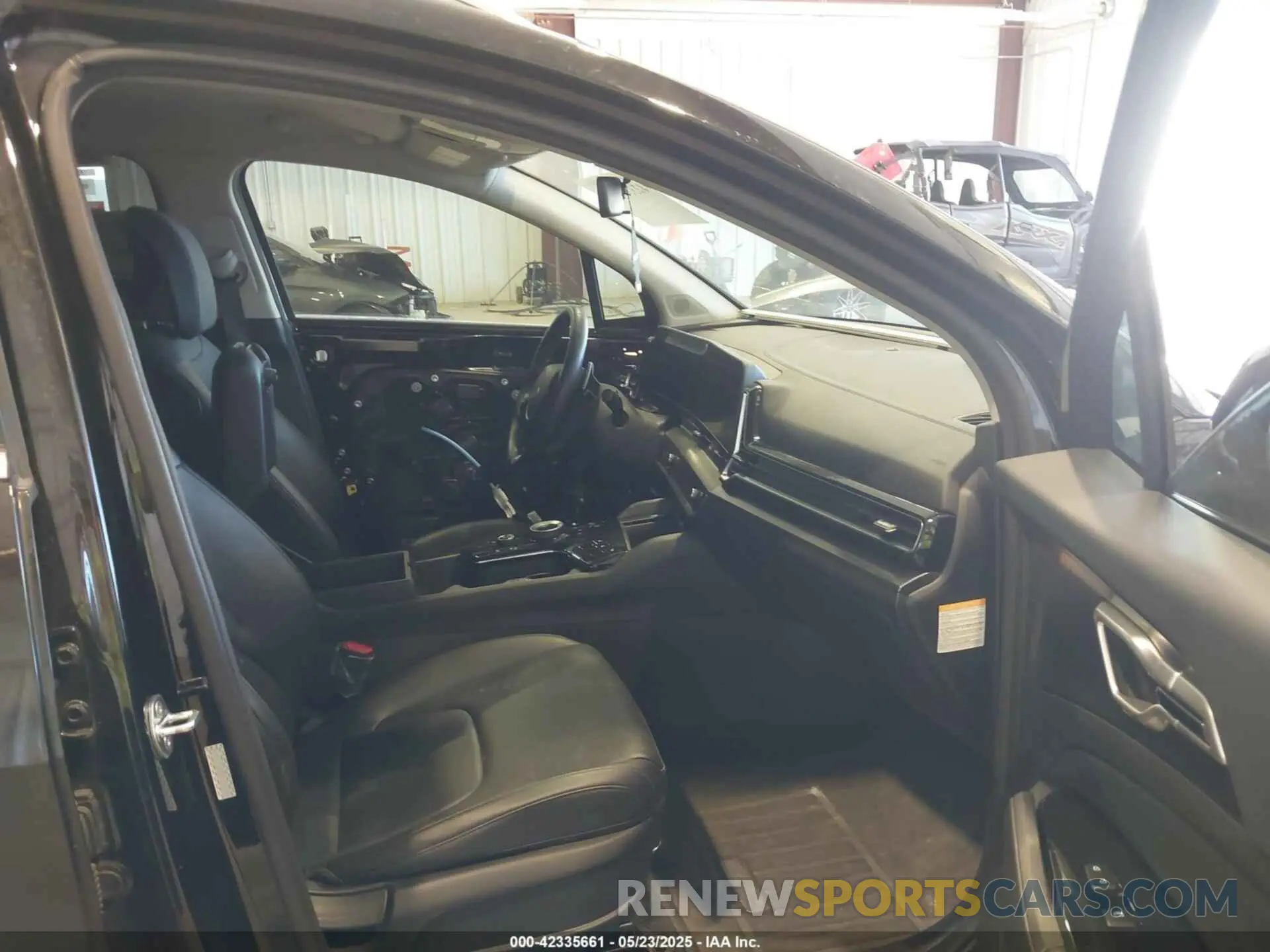 5 Photograph of a damaged car KNDPVCAG8P7095454 KIA SPORTAGE HYBRID 2023