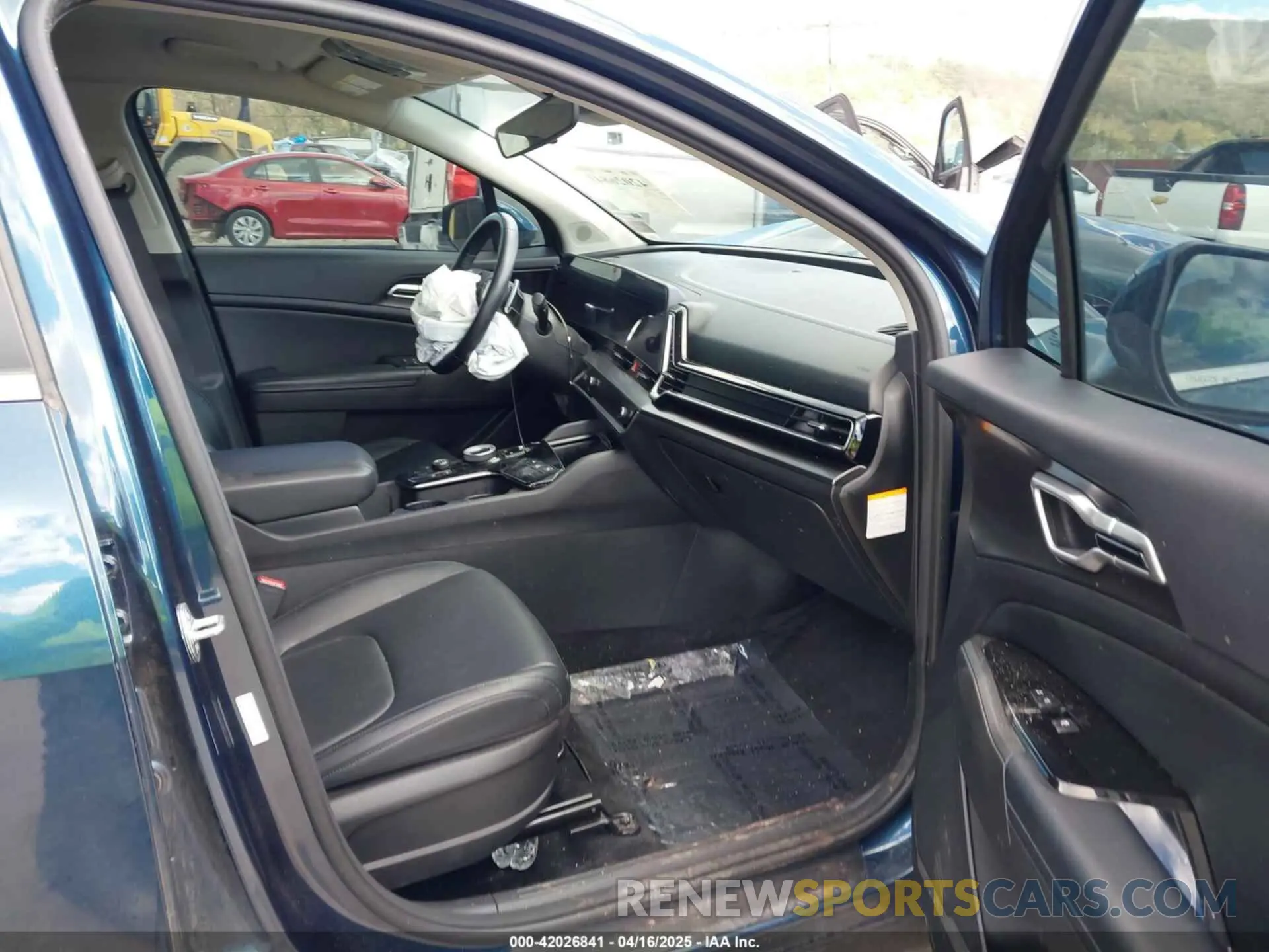 5 Photograph of a damaged car KNDPVCAG9P7051155 KIA SPORTAGE HYBRID 2023