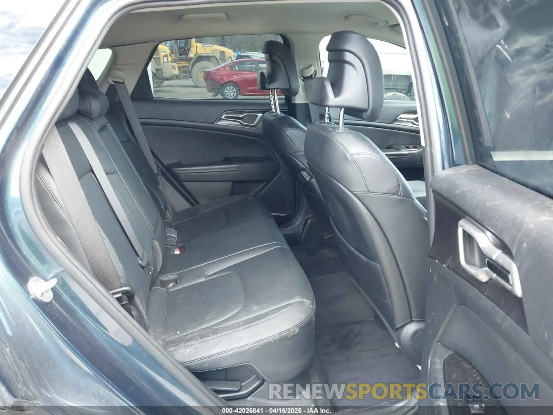 8 Photograph of a damaged car KNDPVCAG9P7051155 KIA SPORTAGE HYBRID 2023