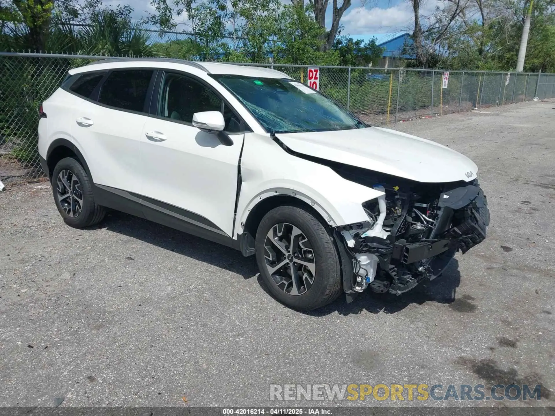 1 Photograph of a damaged car KNDPVCAG9P7095057 KIA SPORTAGE HYBRID 2023