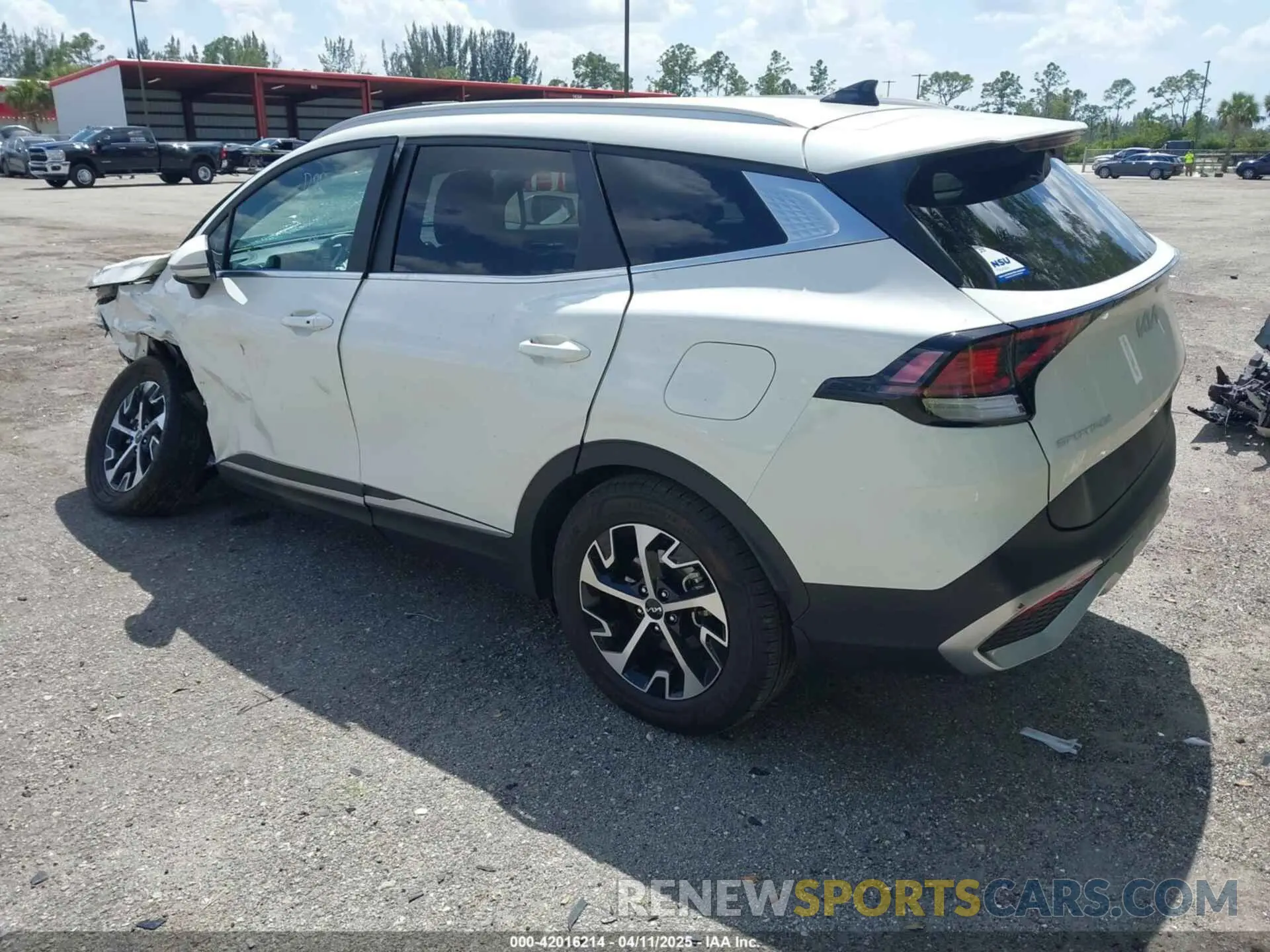 3 Photograph of a damaged car KNDPVCAG9P7095057 KIA SPORTAGE HYBRID 2023