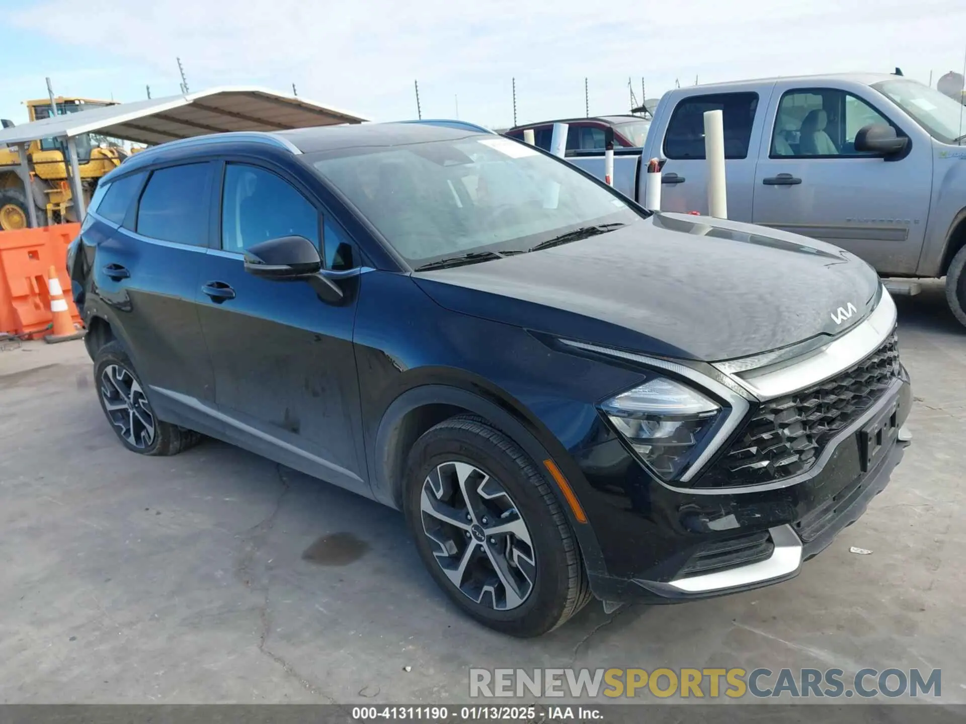 1 Photograph of a damaged car KNDPVCAGXP7084083 KIA SPORTAGE HYBRID 2023