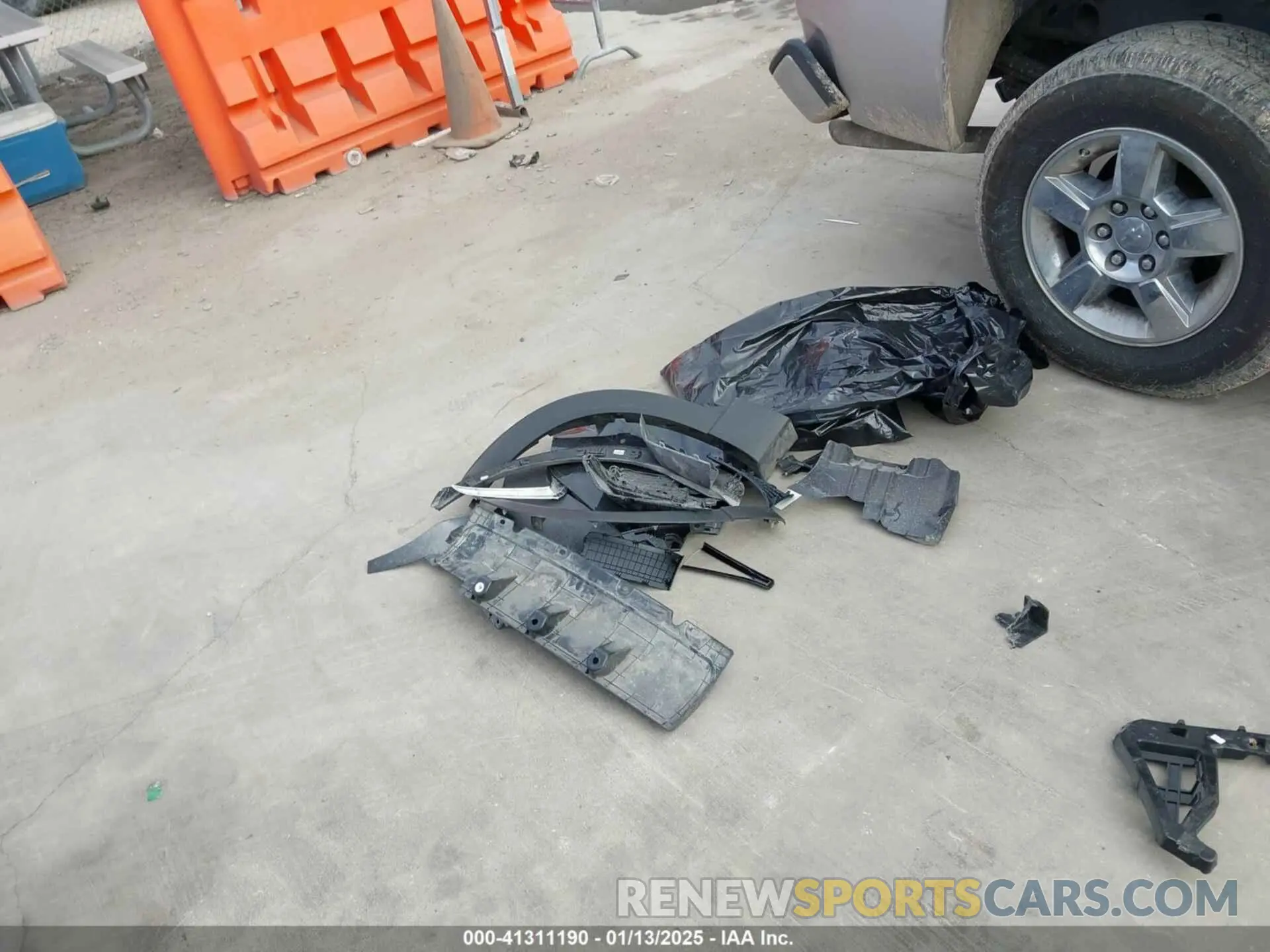 12 Photograph of a damaged car KNDPVCAGXP7084083 KIA SPORTAGE HYBRID 2023