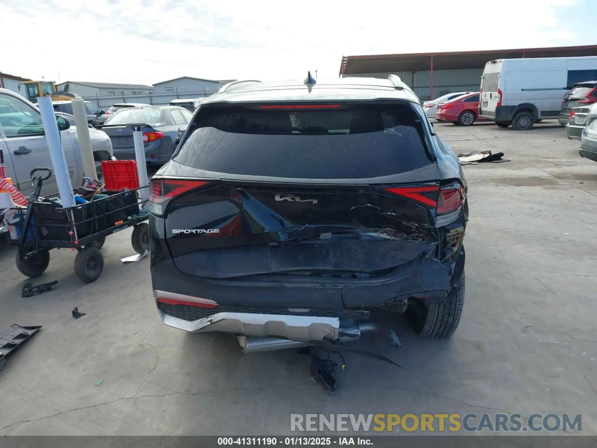 17 Photograph of a damaged car KNDPVCAGXP7084083 KIA SPORTAGE HYBRID 2023