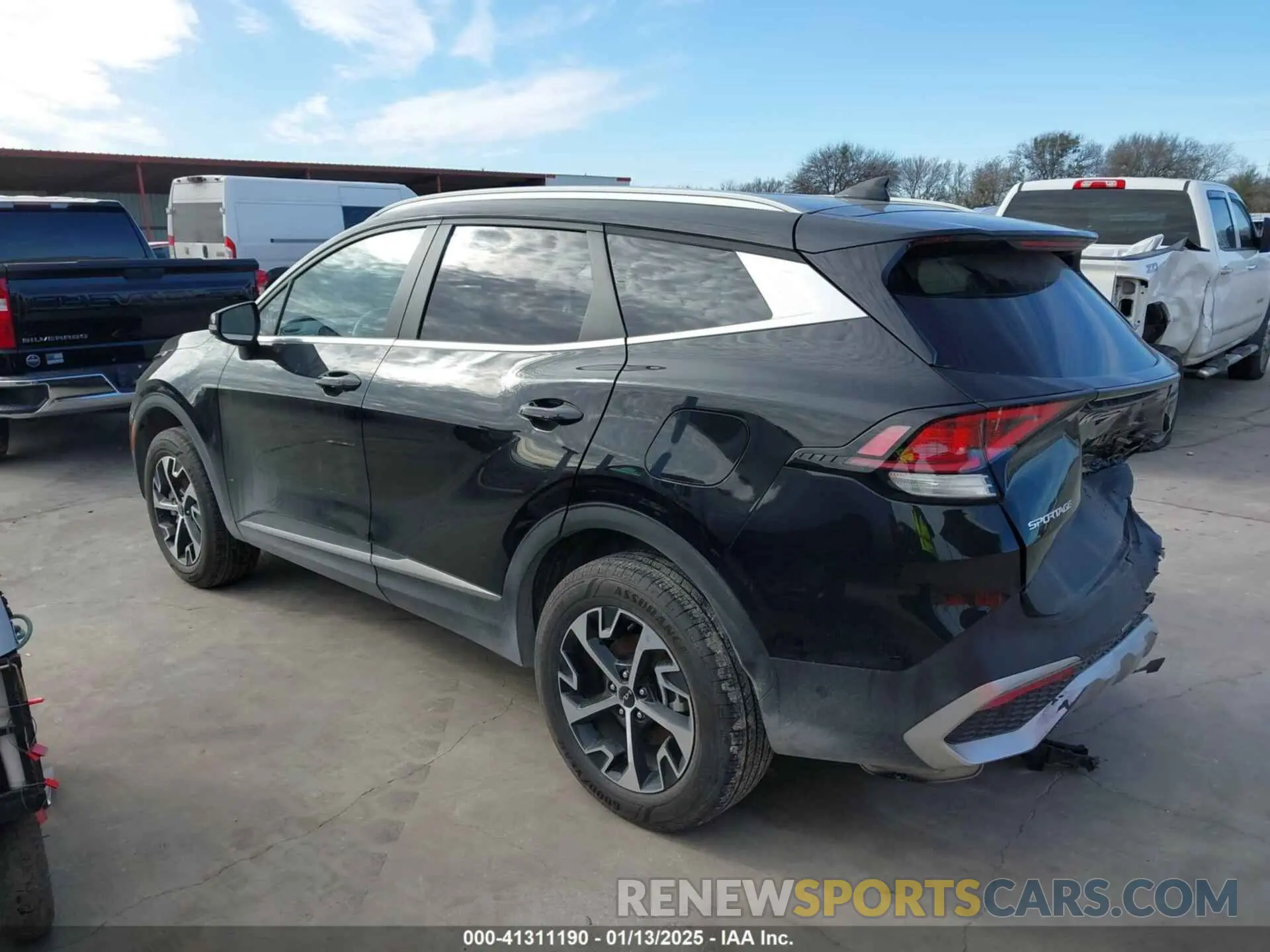 3 Photograph of a damaged car KNDPVCAGXP7084083 KIA SPORTAGE HYBRID 2023