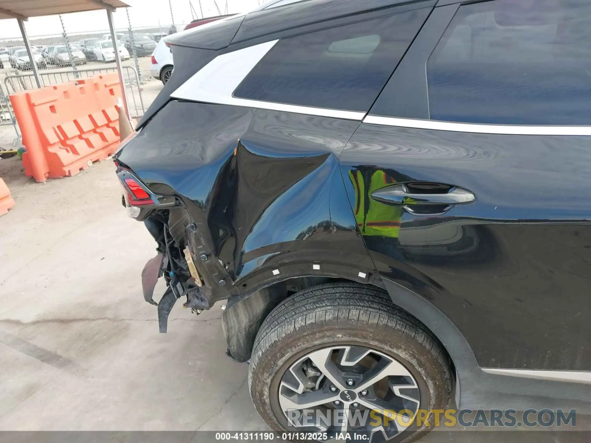 6 Photograph of a damaged car KNDPVCAGXP7084083 KIA SPORTAGE HYBRID 2023