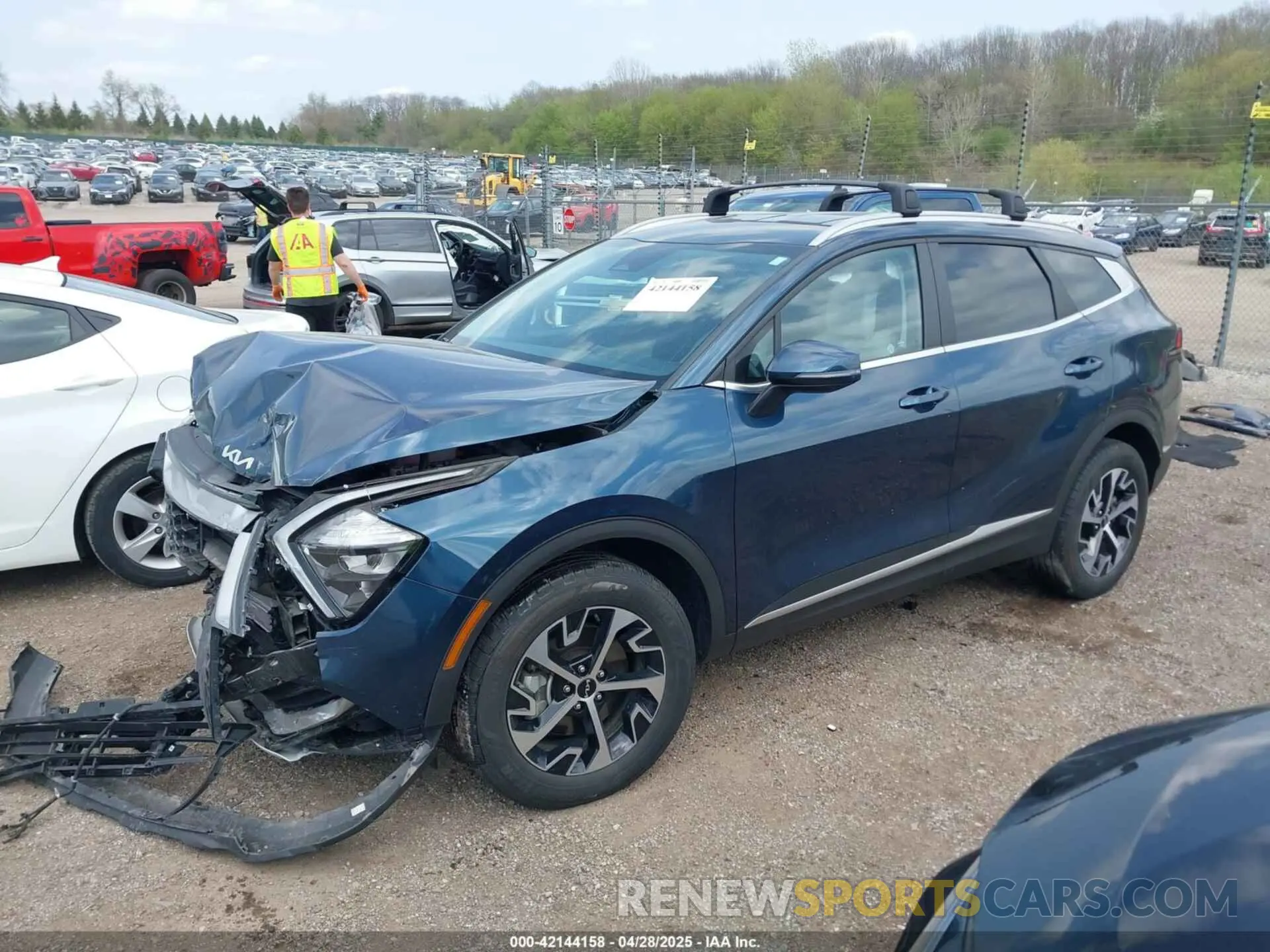 2 Photograph of a damaged car KNDPVCAGXP7104090 KIA SPORTAGE HYBRID 2023