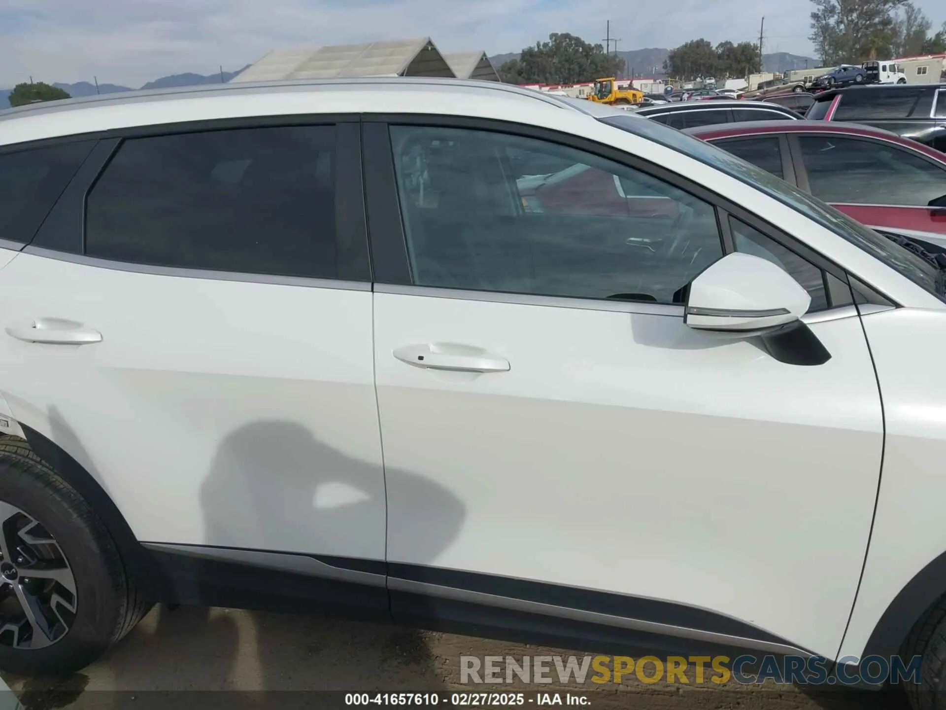 14 Photograph of a damaged car KNDPVCAGXP7107023 KIA SPORTAGE HYBRID 2023