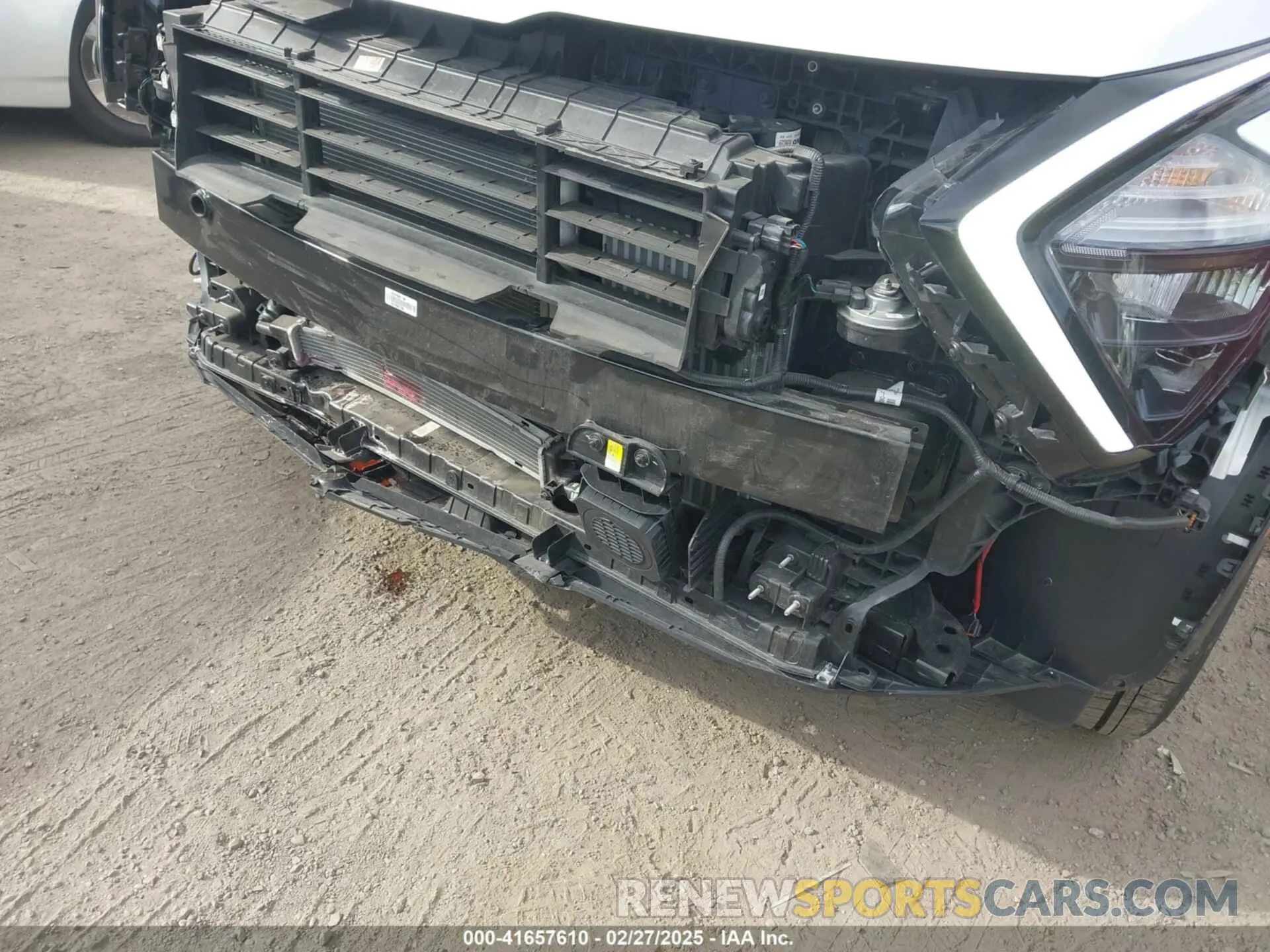 18 Photograph of a damaged car KNDPVCAGXP7107023 KIA SPORTAGE HYBRID 2023