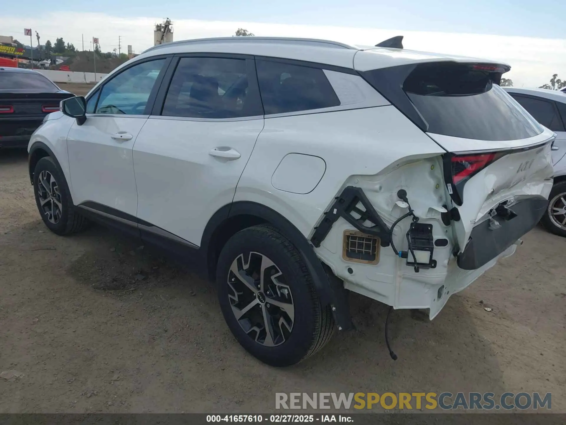 3 Photograph of a damaged car KNDPVCAGXP7107023 KIA SPORTAGE HYBRID 2023