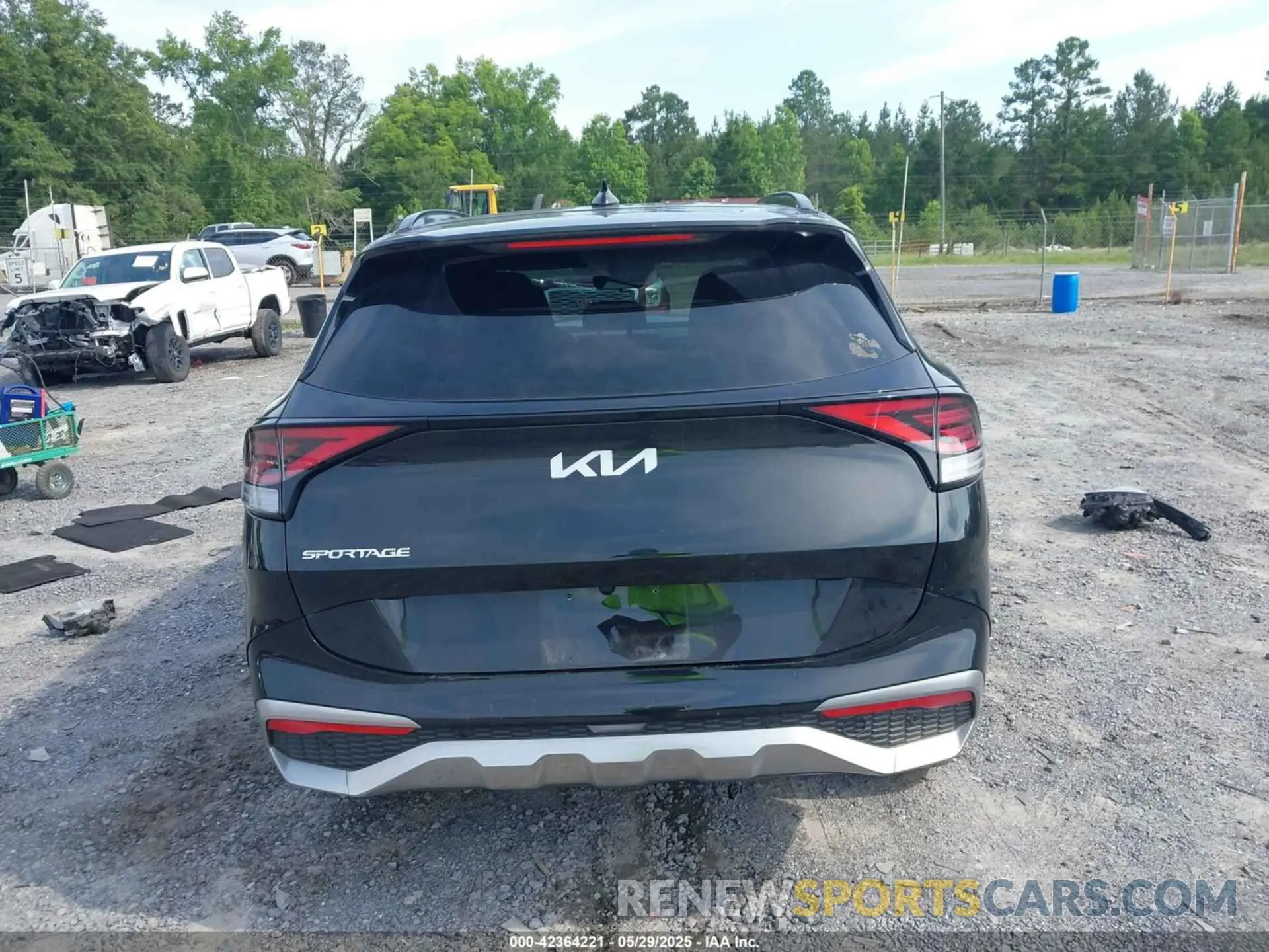 17 Photograph of a damaged car KNDPXCAG1P7020251 KIA SPORTAGE HYBRID 2023