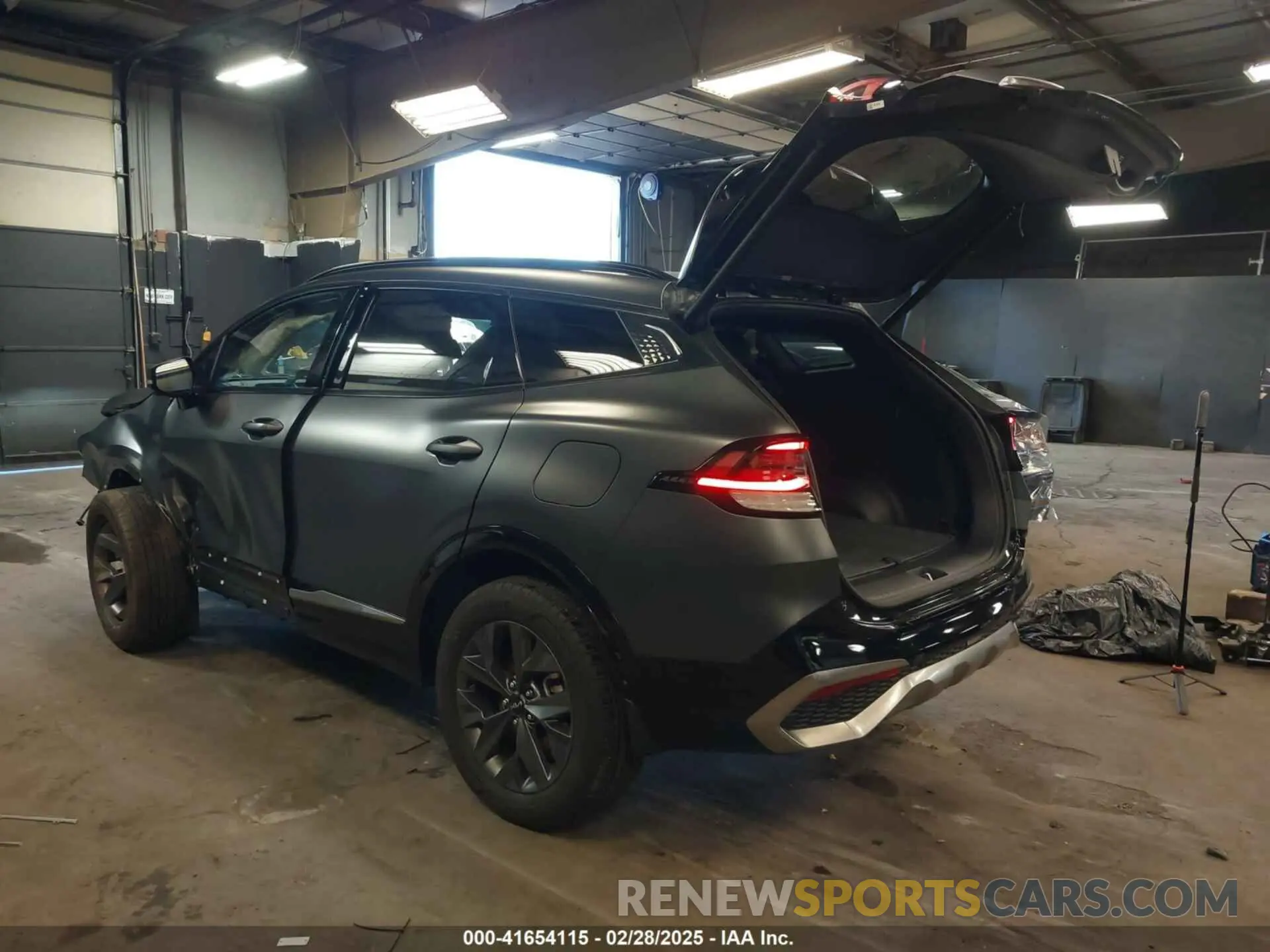 3 Photograph of a damaged car KNDPXCAG6P7067808 KIA SPORTAGE HYBRID 2023