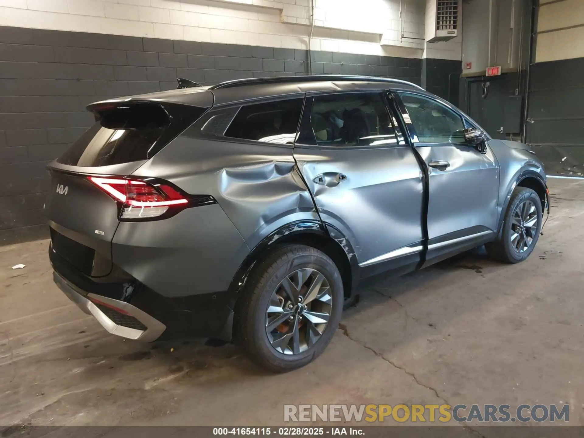4 Photograph of a damaged car KNDPXCAG6P7067808 KIA SPORTAGE HYBRID 2023