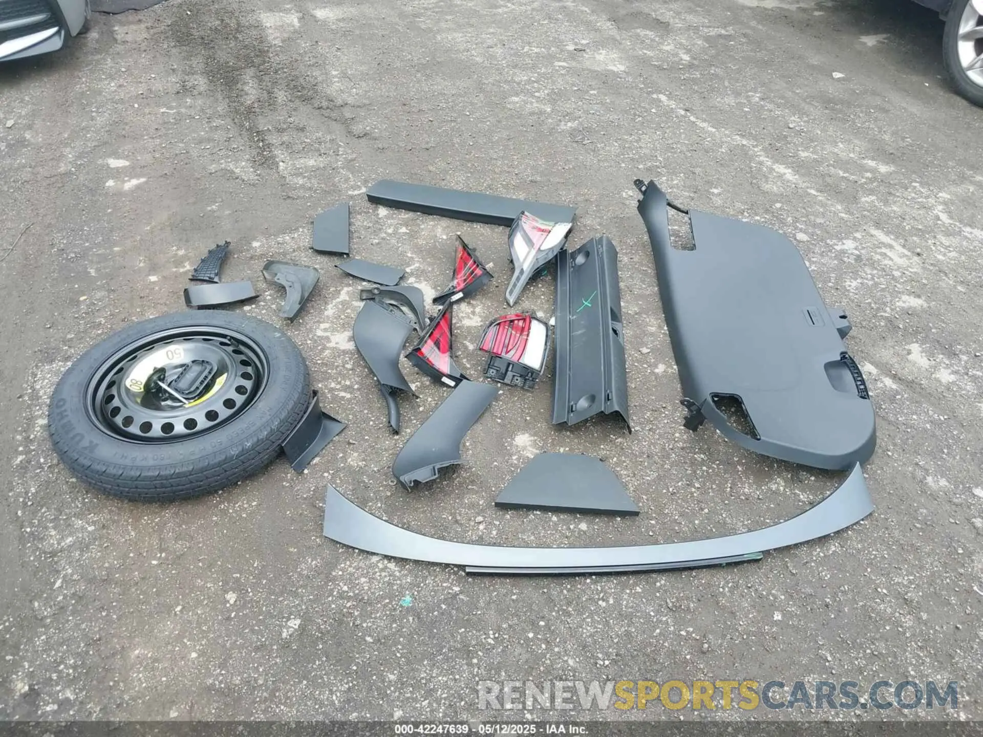 12 Photograph of a damaged car KNDPXCAG7P7071365 KIA SPORTAGE HYBRID 2023