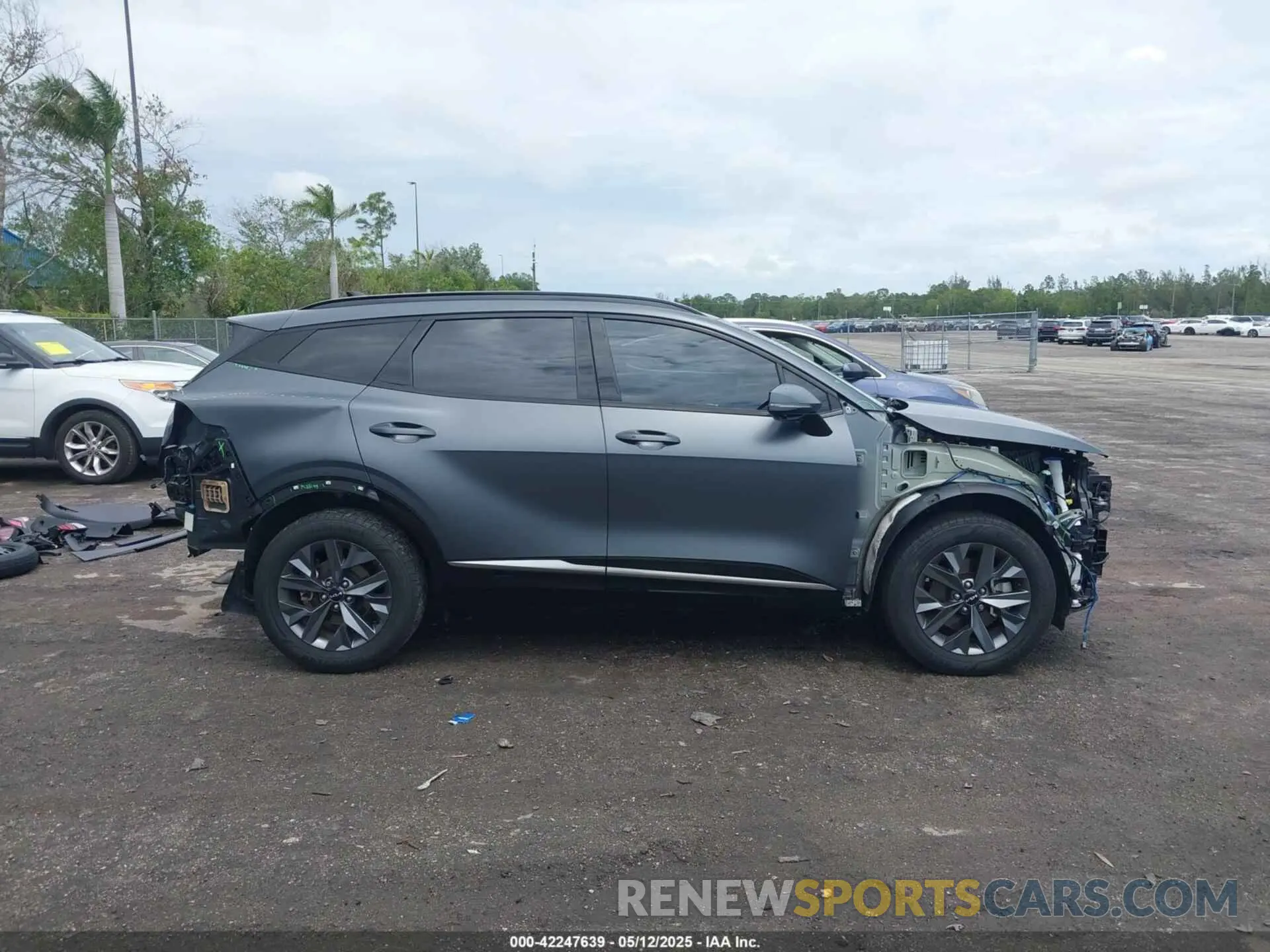 14 Photograph of a damaged car KNDPXCAG7P7071365 KIA SPORTAGE HYBRID 2023