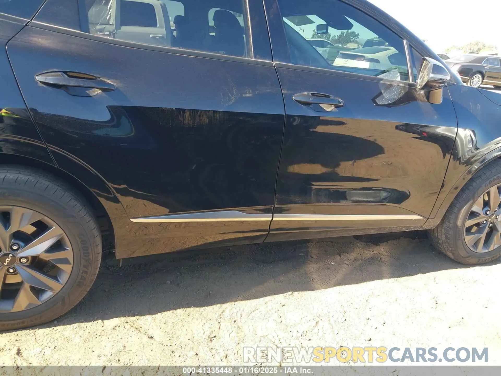 13 Photograph of a damaged car KNDPXCAGXP7035895 KIA SPORTAGE HYBRID 2023