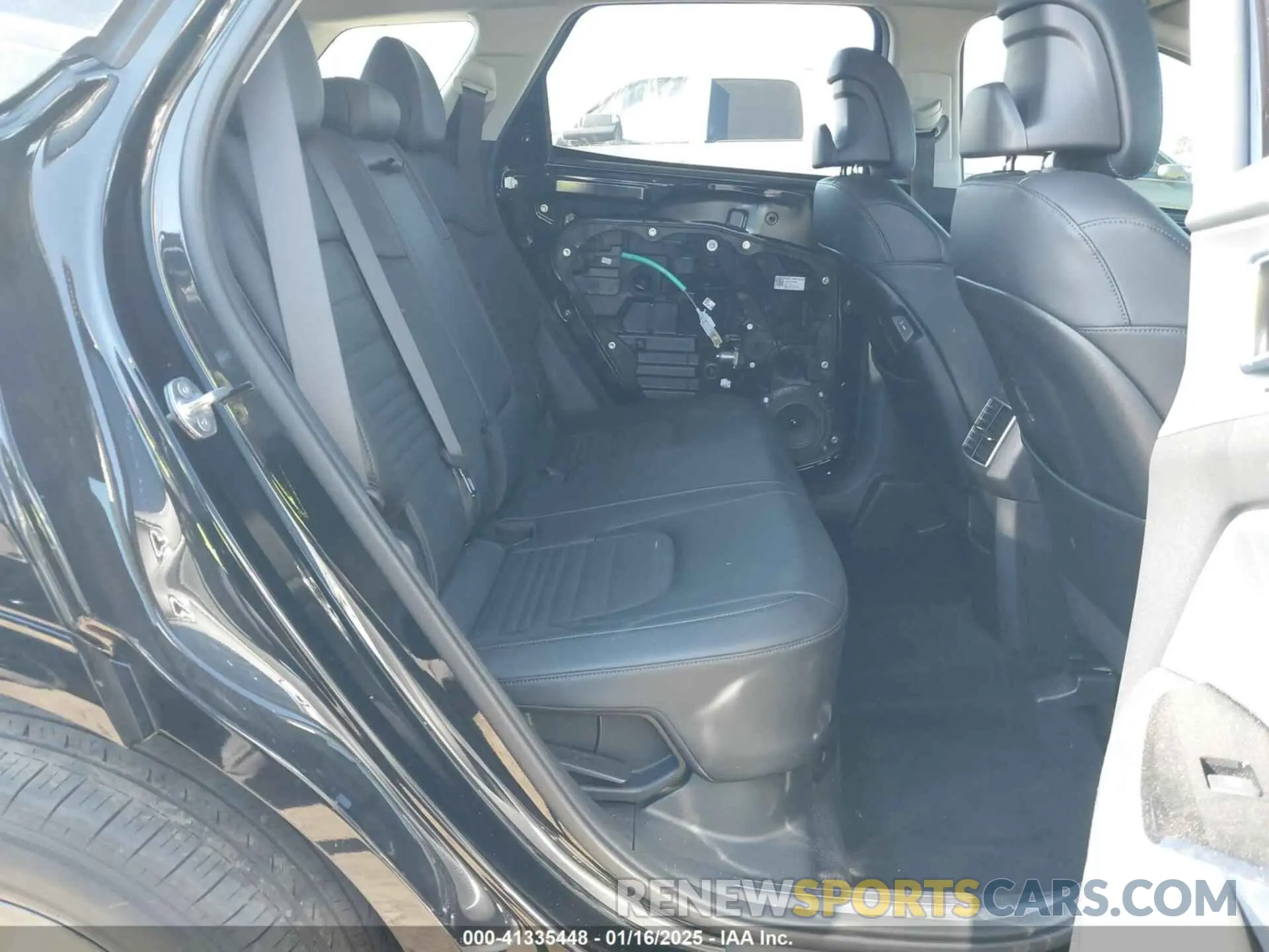 8 Photograph of a damaged car KNDPXCAGXP7035895 KIA SPORTAGE HYBRID 2023
