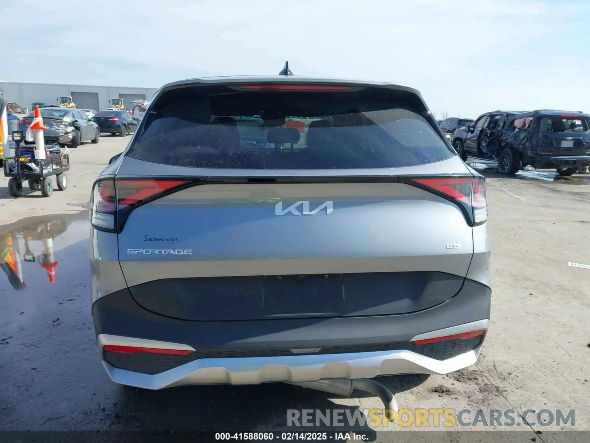 15 Photograph of a damaged car KNDPU3DG0R7143398 KIA SPORTAGE HYBRID 2024