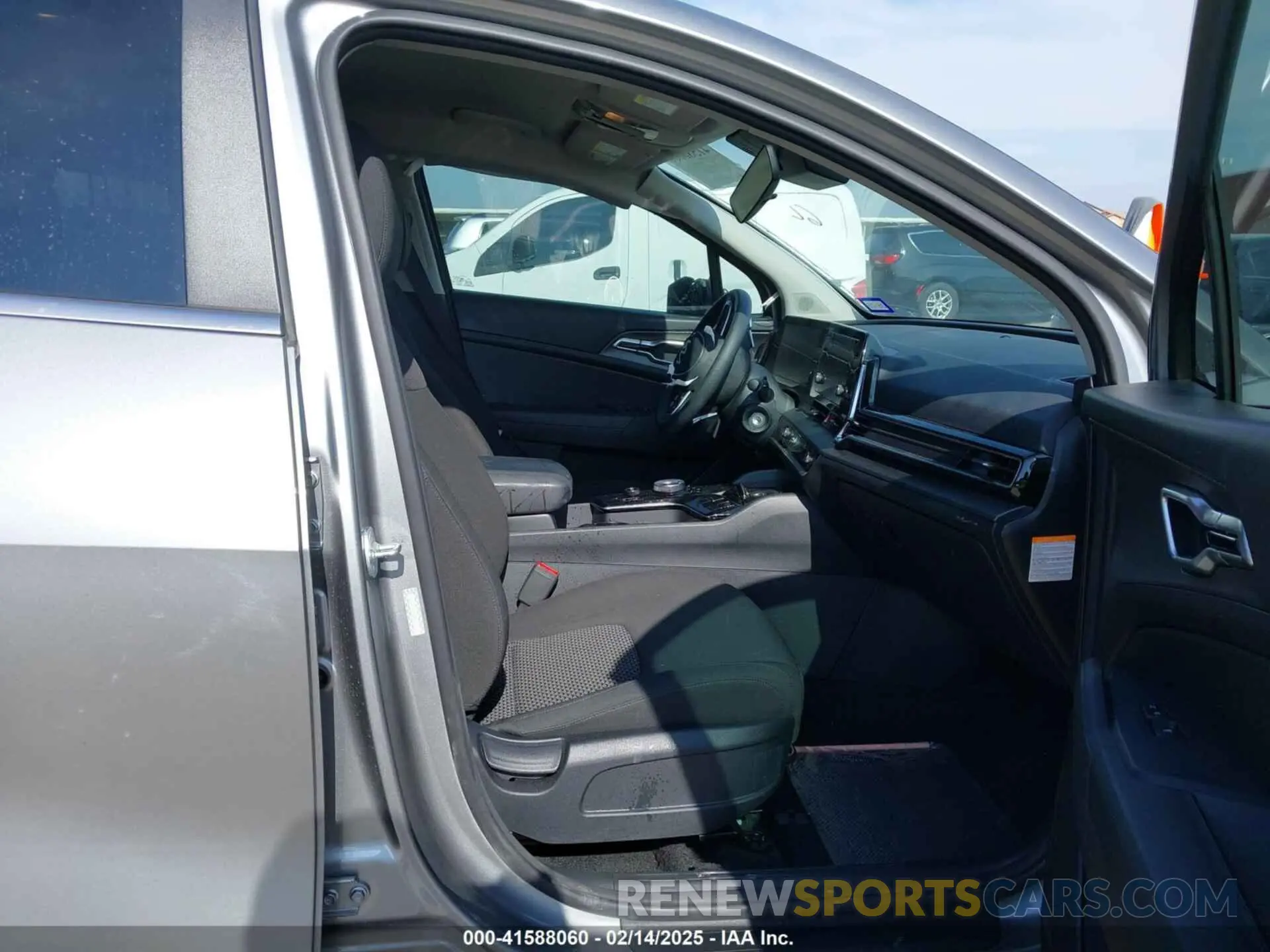 5 Photograph of a damaged car KNDPU3DG0R7143398 KIA SPORTAGE HYBRID 2024