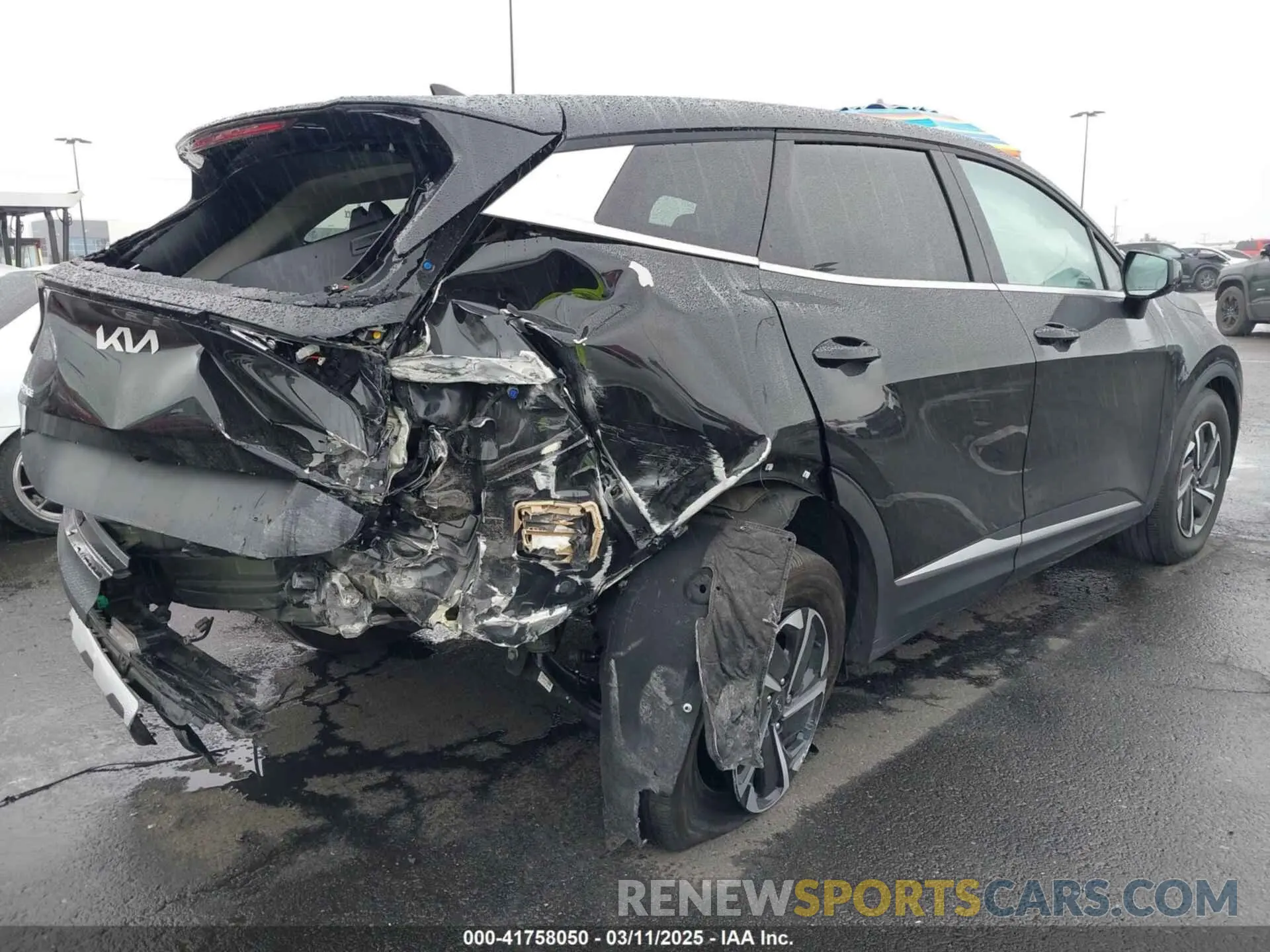 4 Photograph of a damaged car KNDPU3DG4R7123400 KIA SPORTAGE HYBRID 2024