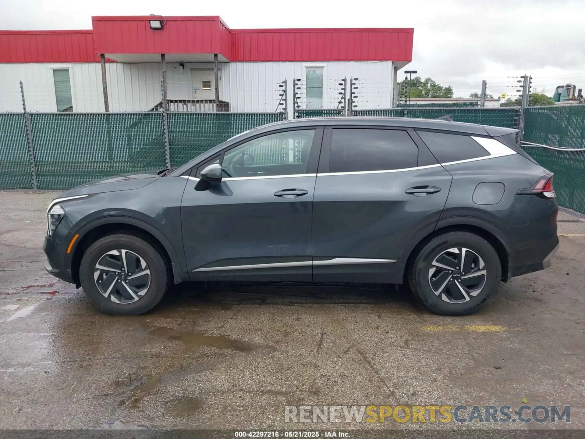 14 Photograph of a damaged car KNDPUCDG7R7137579 KIA SPORTAGE HYBRID 2024