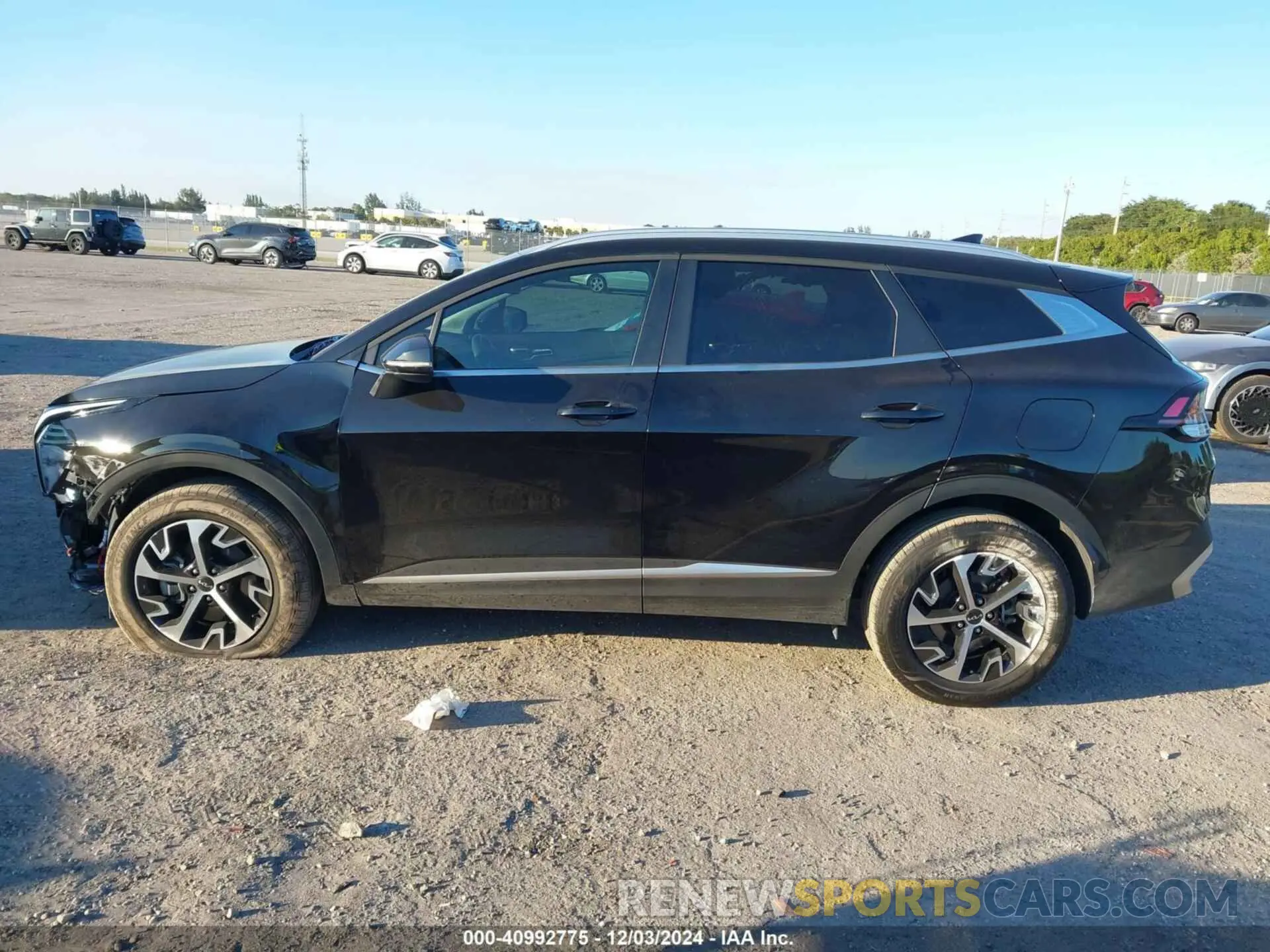 14 Photograph of a damaged car KNDPVCDG0R7132642 KIA SPORTAGE HYBRID 2024