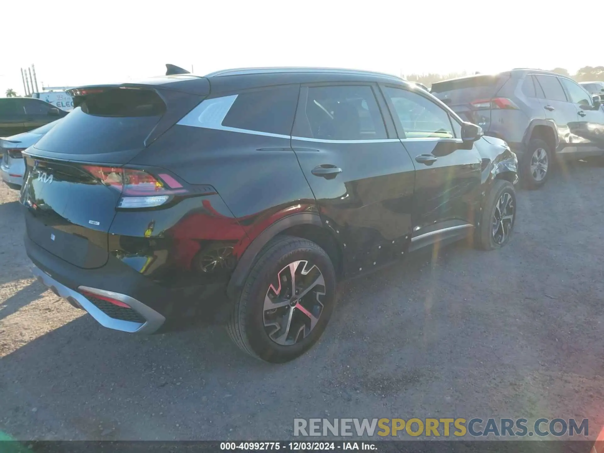 4 Photograph of a damaged car KNDPVCDG0R7132642 KIA SPORTAGE HYBRID 2024