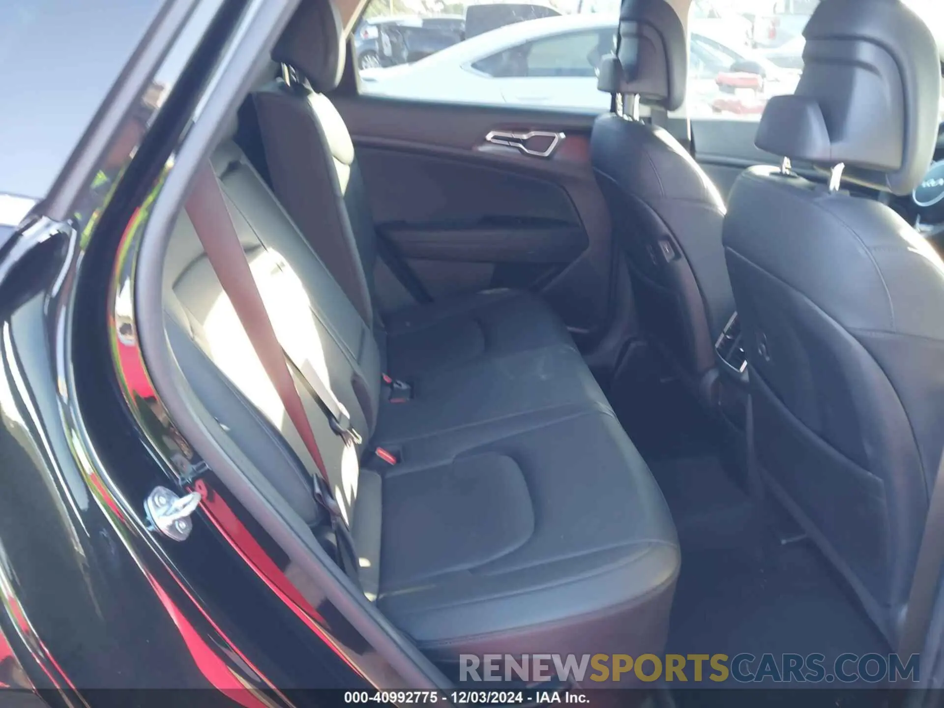 8 Photograph of a damaged car KNDPVCDG0R7132642 KIA SPORTAGE HYBRID 2024