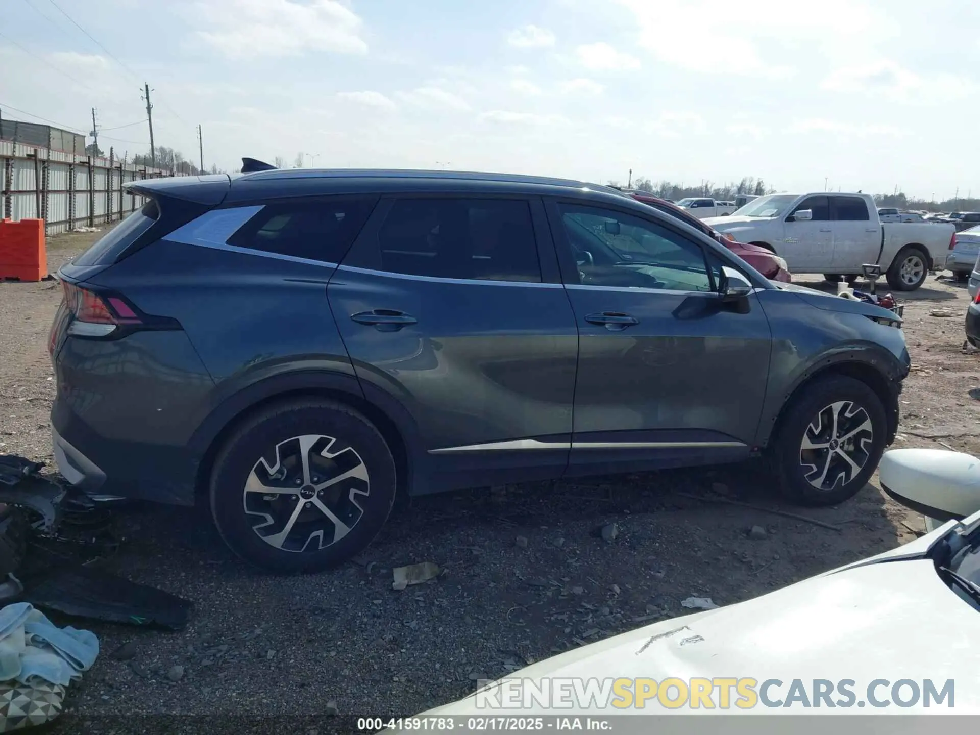 14 Photograph of a damaged car KNDPVCDG9R7134292 KIA SPORTAGE HYBRID 2024