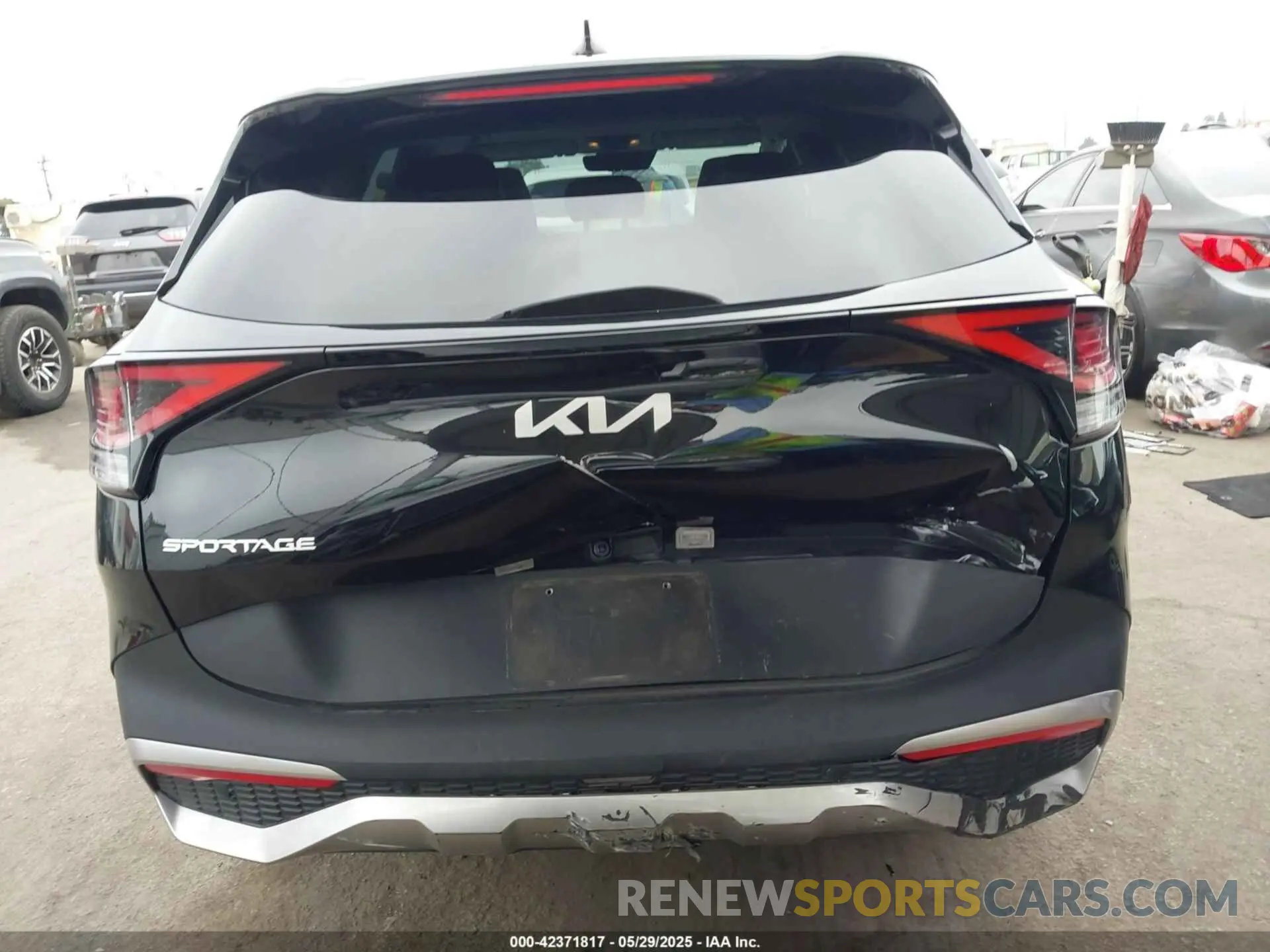 16 Photograph of a damaged car KNDPVCDGXR7128291 KIA SPORTAGE HYBRID 2024