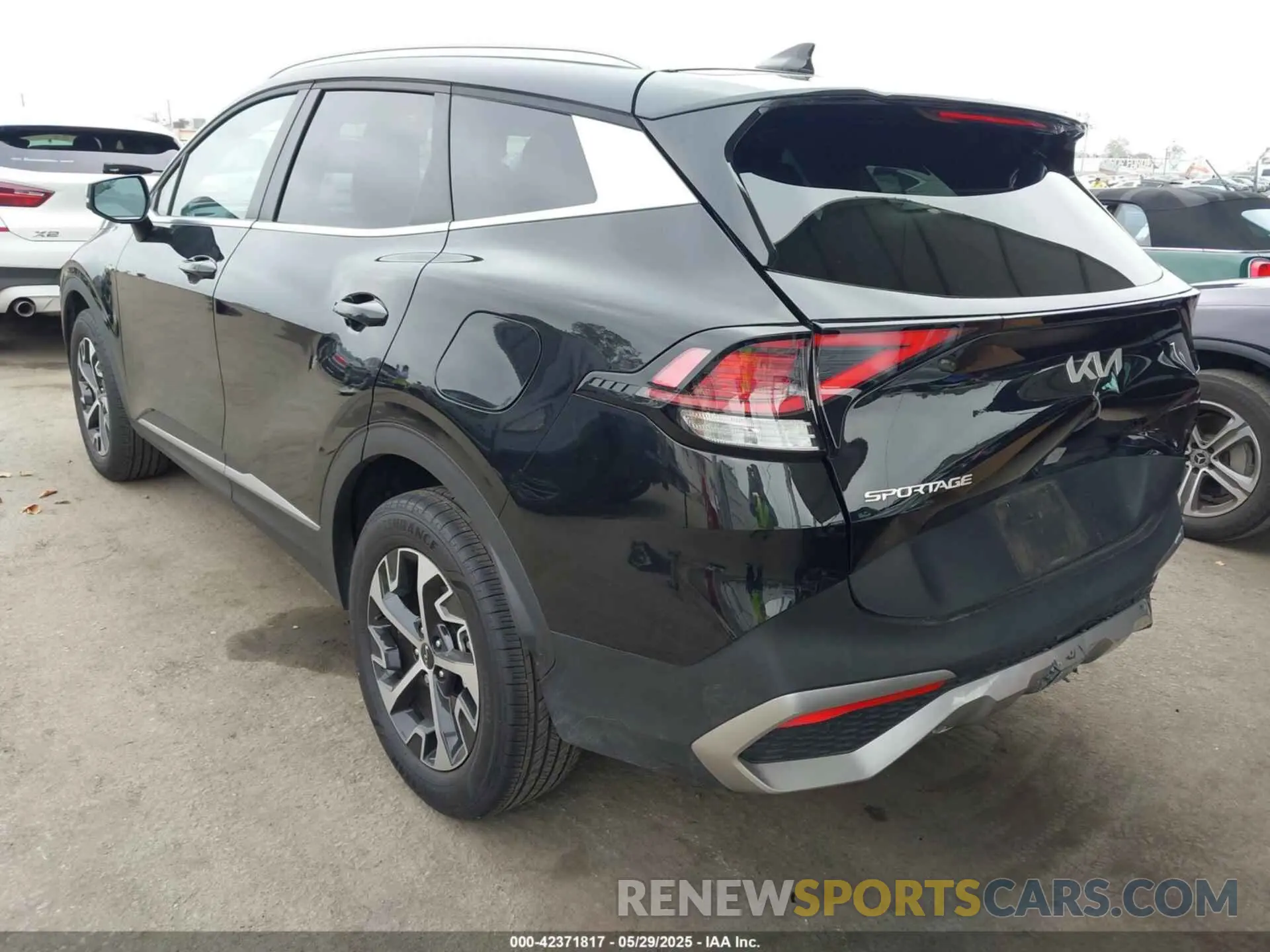 3 Photograph of a damaged car KNDPVCDGXR7128291 KIA SPORTAGE HYBRID 2024
