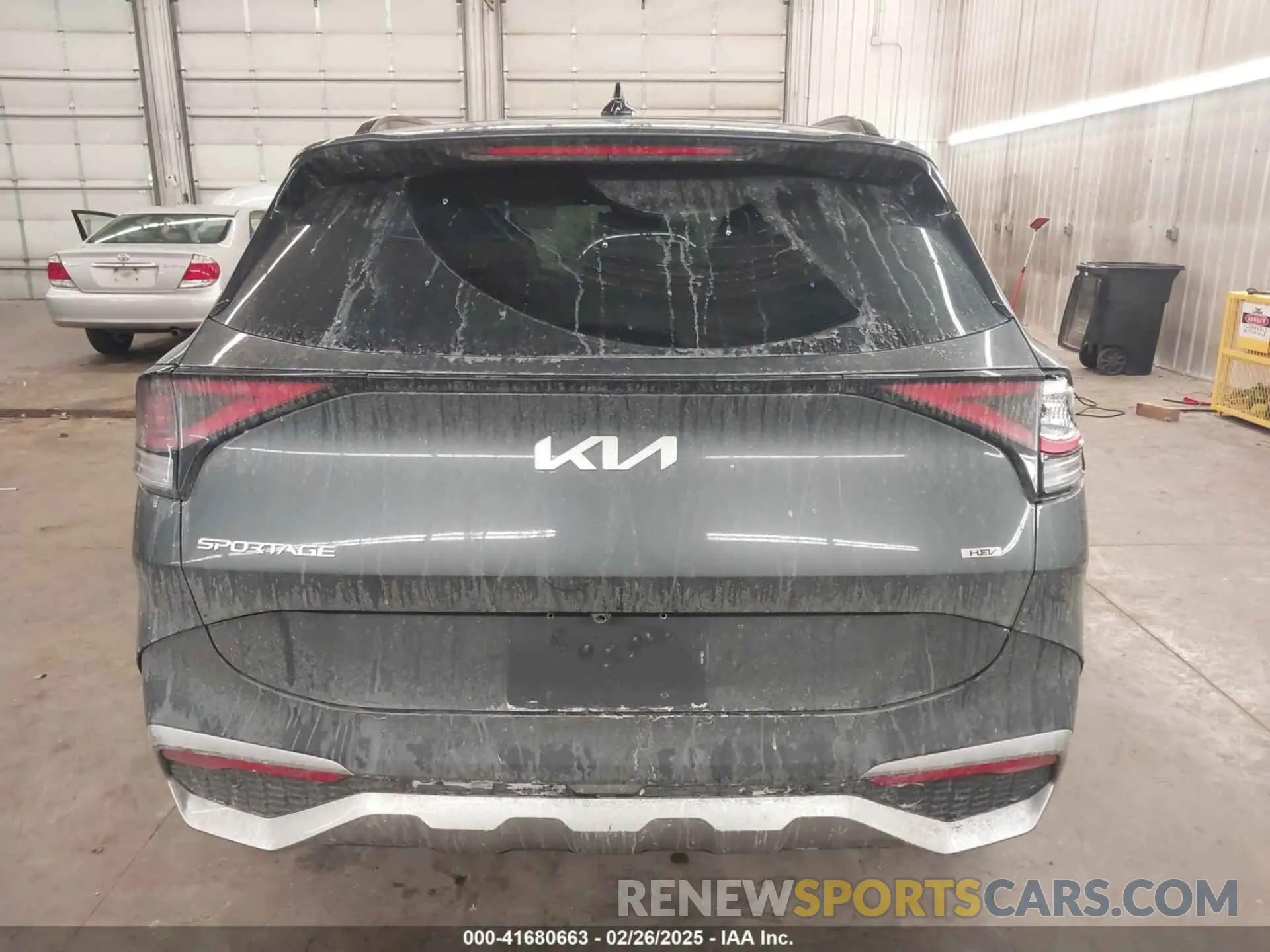 17 Photograph of a damaged car KNDPVCDGXR7162828 KIA SPORTAGE HYBRID 2024