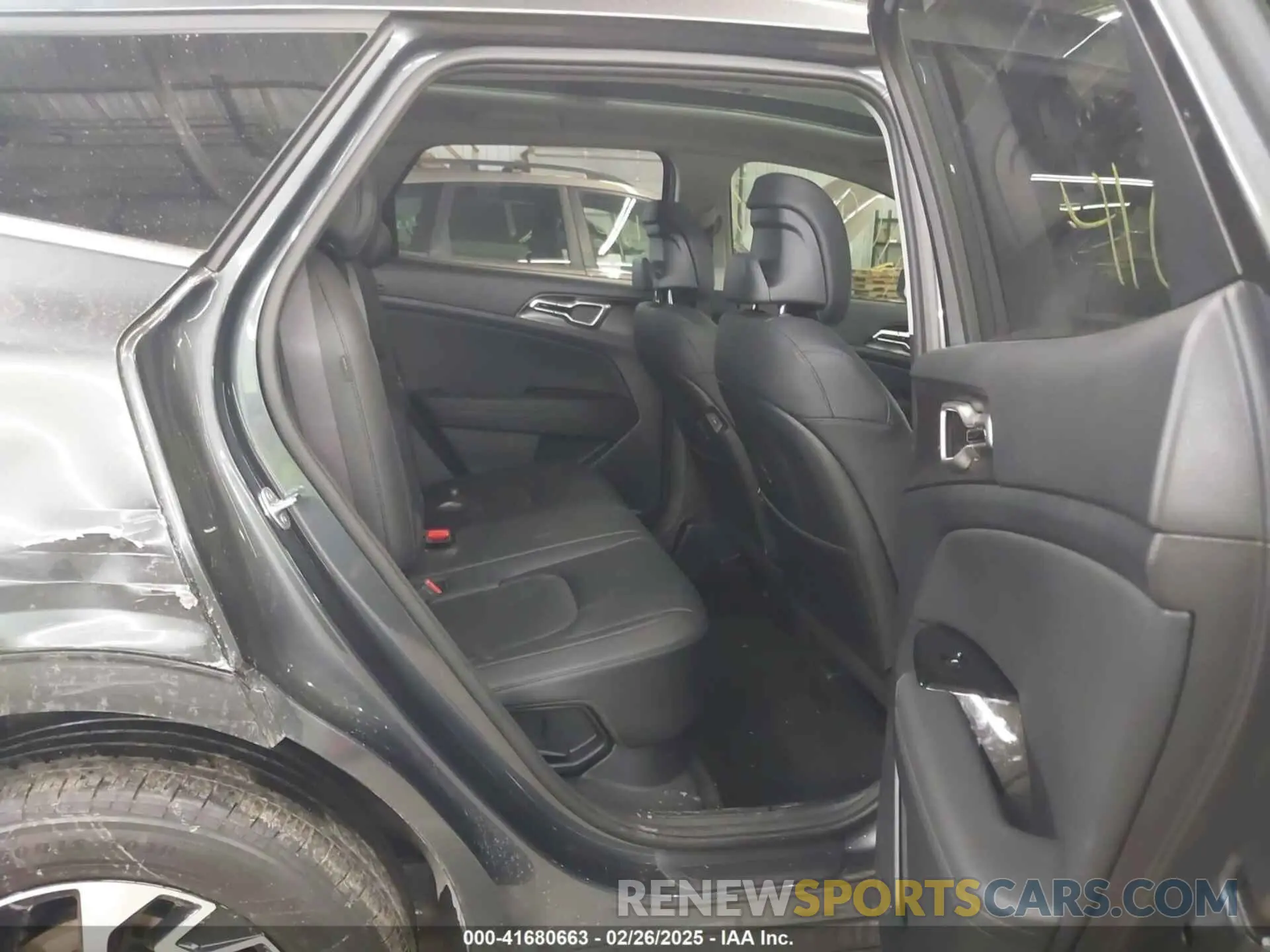 8 Photograph of a damaged car KNDPVCDGXR7162828 KIA SPORTAGE HYBRID 2024
