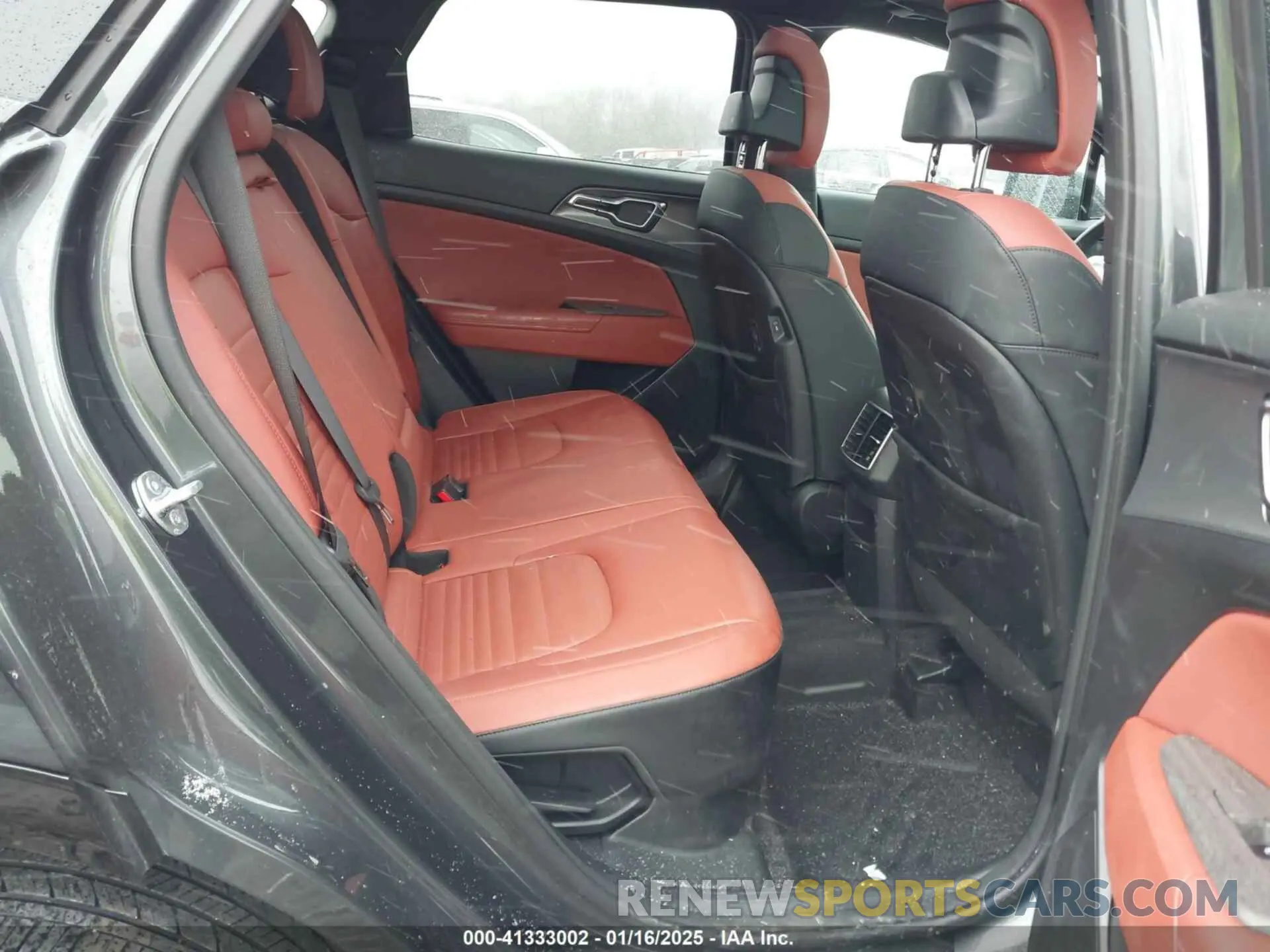 8 Photograph of a damaged car KNDPXCDG0R7160600 KIA SPORTAGE HYBRID 2024